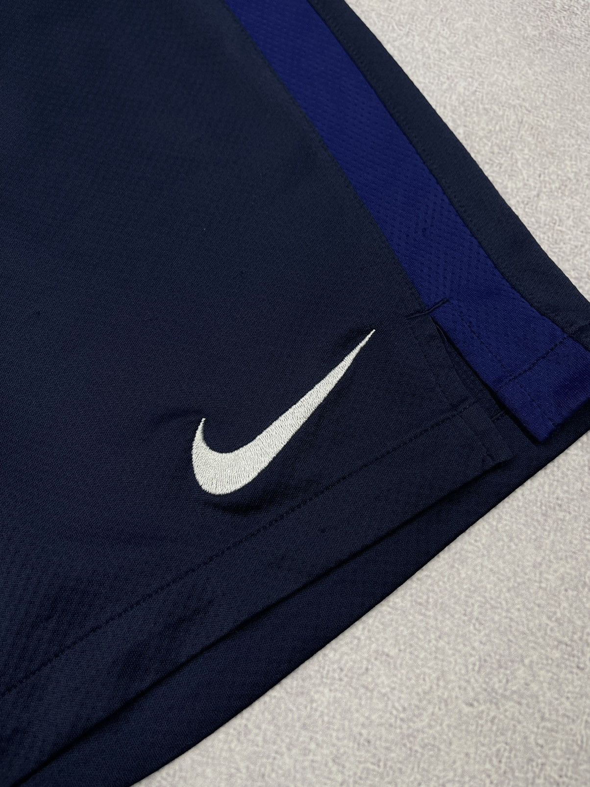 Nike × Vintage Vintage Nike England Soccer Shorts Navy Football Club Jersey Size US 30 / EU 46 - 5 Thumbnail