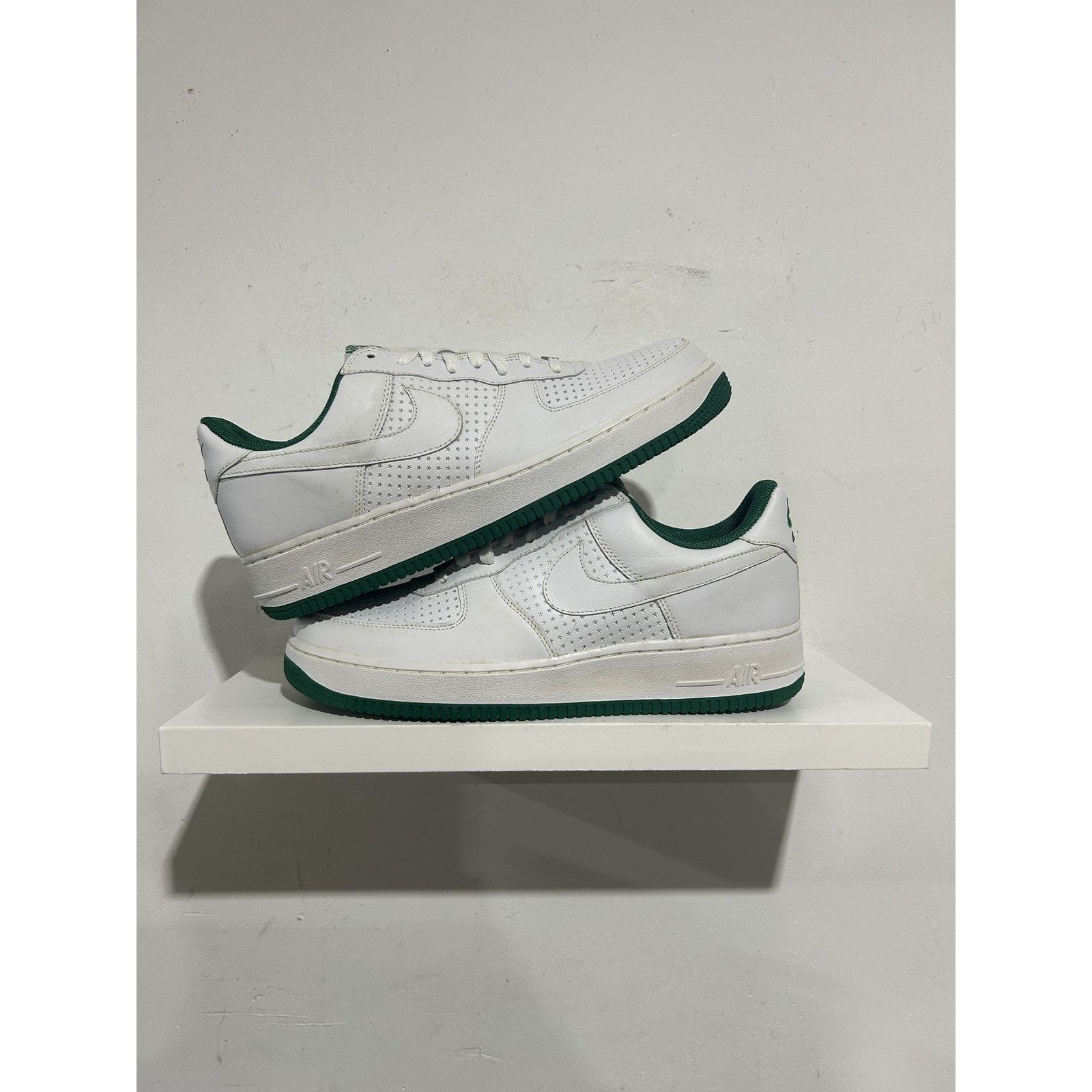 Nike NIKE AIR FORCE 1 PINE GREEN SIZE 10 NEW Size US 10 / EU 43 - 1 Thumbnail