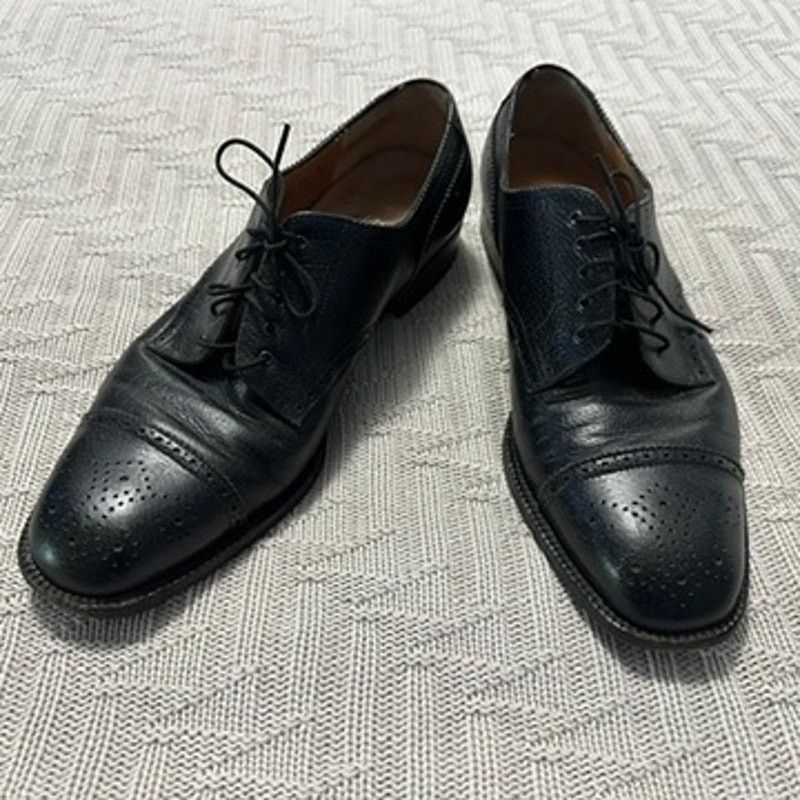 Vintage Ferragamo black leather brogue oxfrod loafers