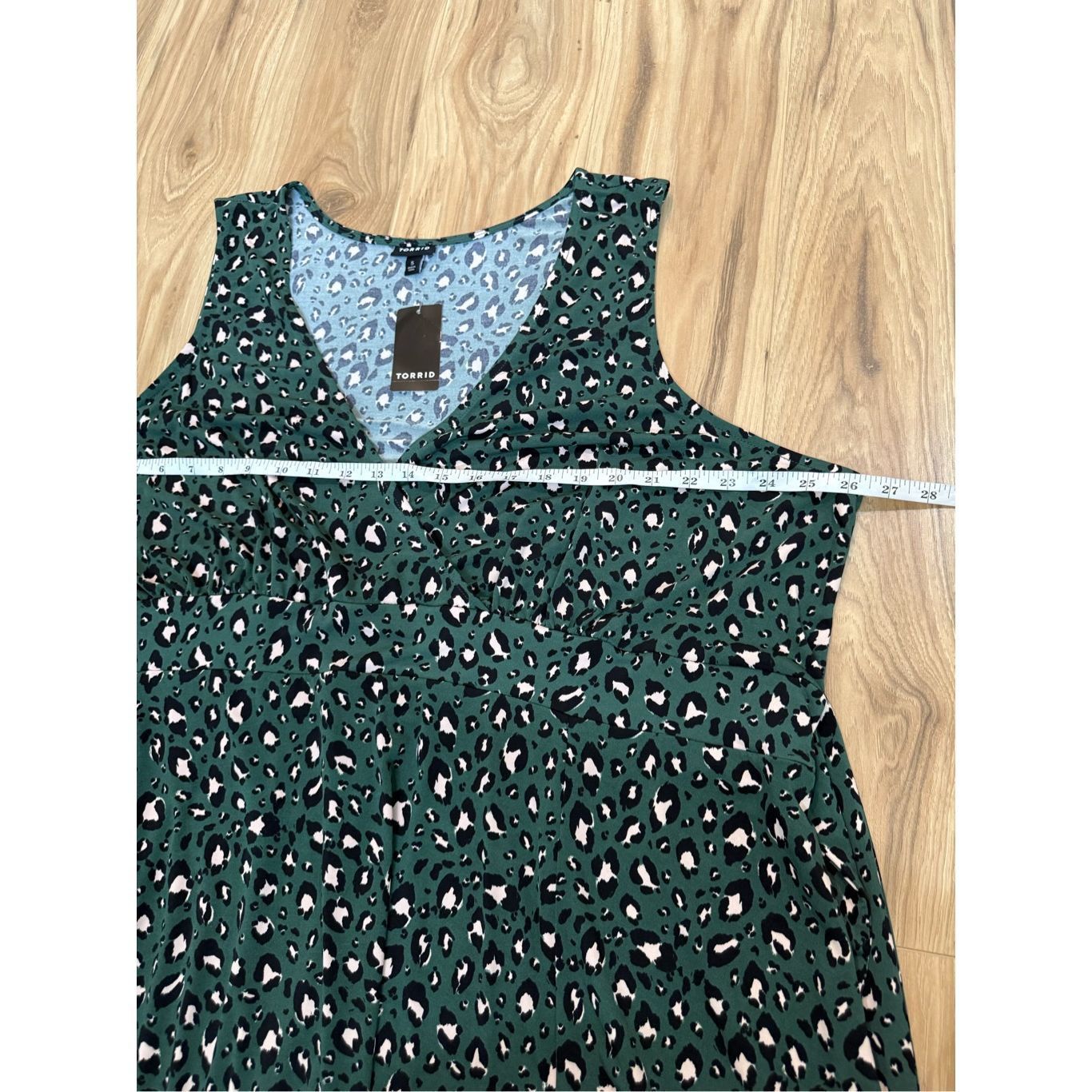 Other TORRID NWT GREEN LEOPARD STUDIO KNIT TIE FRONT HI-LOW DRESS Size 4XL / US 24-26 - 7 Thumbnail