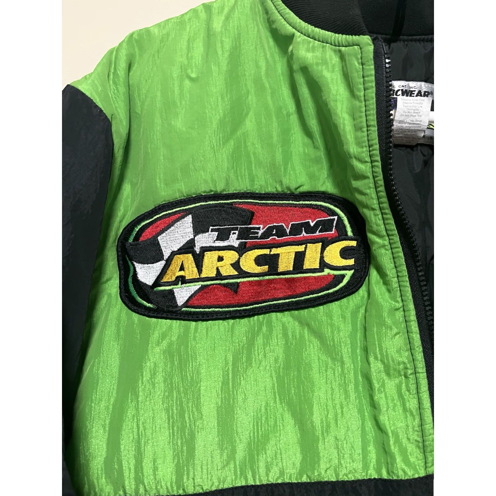 Vintage VINTAGE Arctic Cat Coat Womens M Black 90s USA Bomber Jacket Zip Full Zip Insulated Pockets Winter Fall Knit Nylon Silver Logo Embroidered Size M / US 6-8 / IT 42-44 - 4 Thumbnail