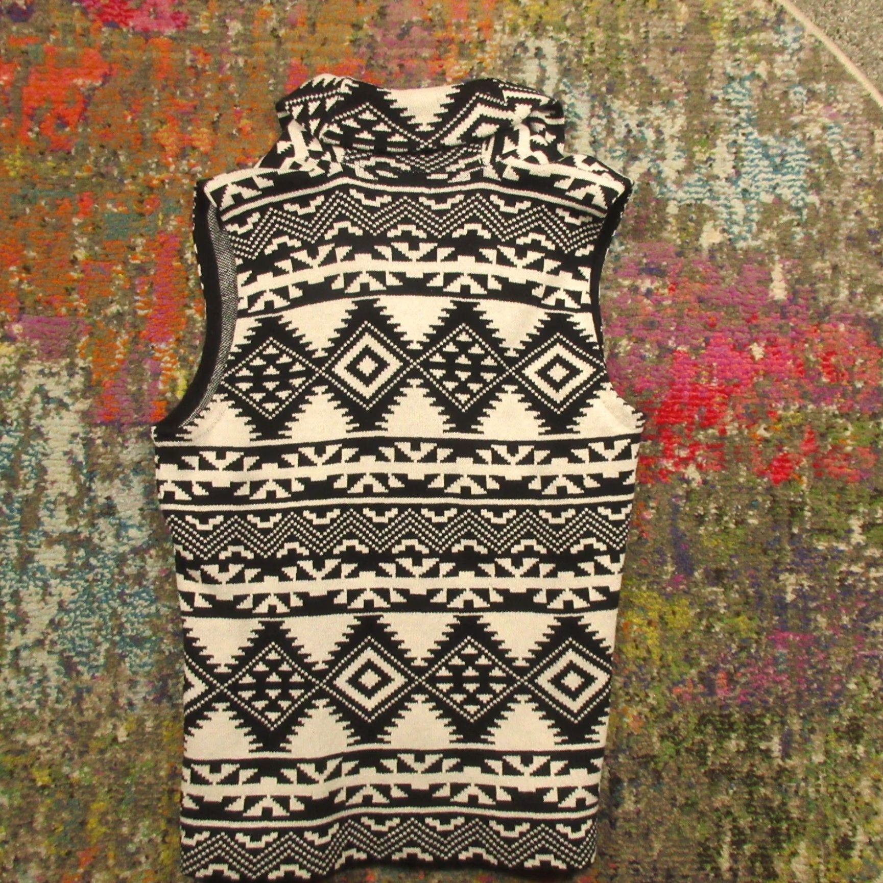 Chaps VINTAGE Chaps Sweater Vest Shirt Adults M Black White Southwestern Aztec Cowgirl Western EUC Size M / US 6-8 / IT 42-44 - 2 Thumbnail