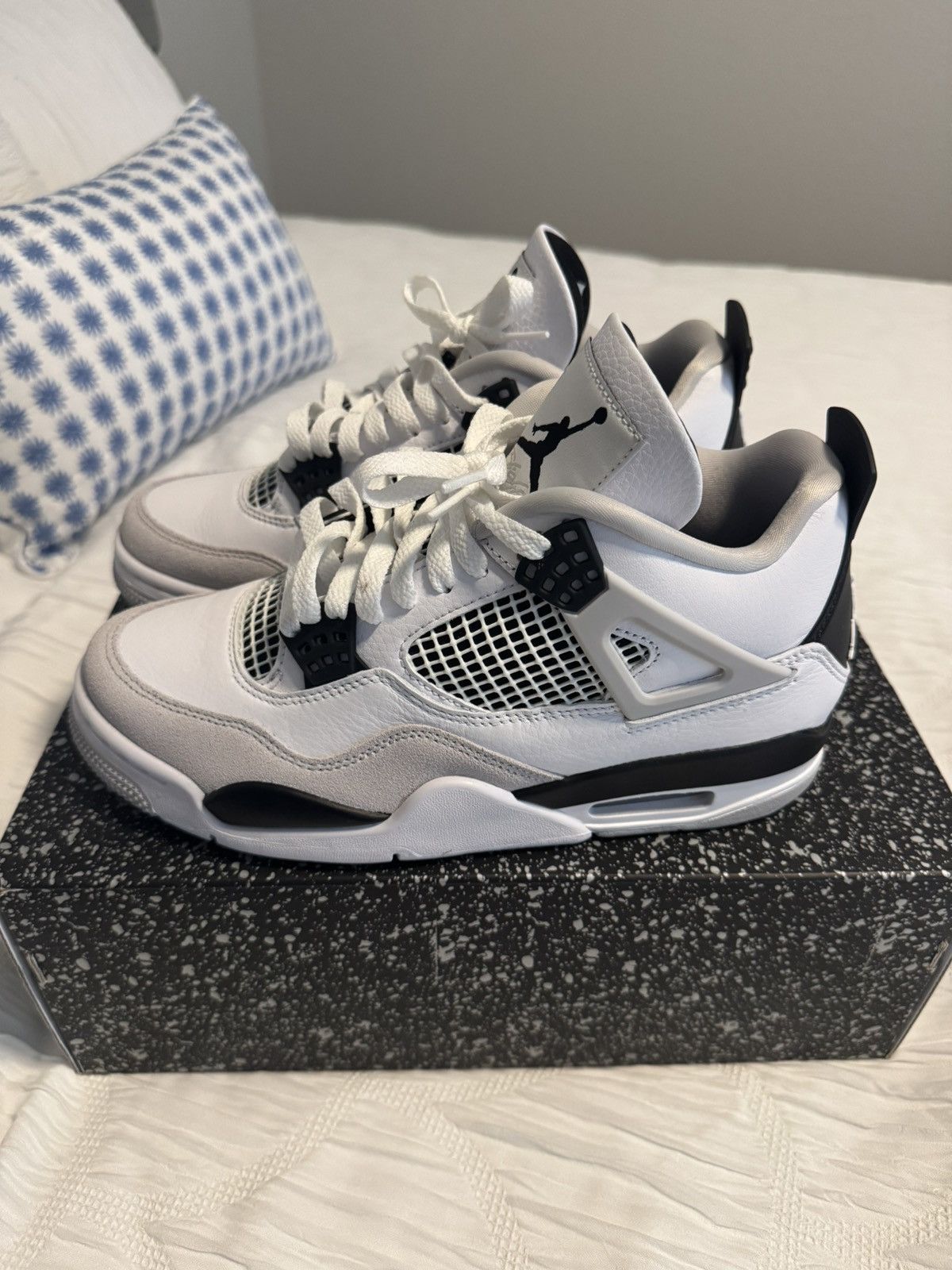 Jordan Brand Jordan 4 “Military Black” Size US 7.5 / EU 40-41 - 3 Thumbnail