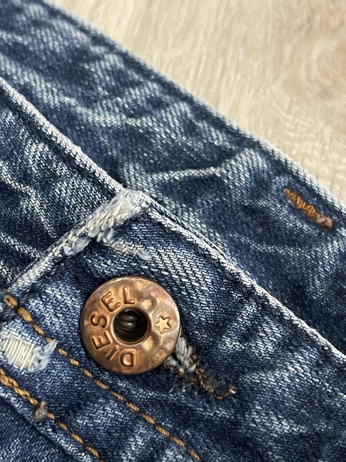 Diesel Vintage Diesel Distressed Jeans Faded Denim Pants W28 L32 Size US 28 / EU 44 - 14 Thumbnail