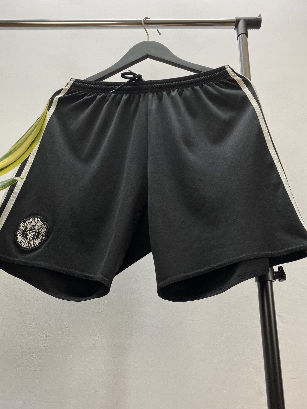 Adidas Adidas Manchester United 2017 Football Soccer Shorts Size US 34 / EU 50 - 6 Thumbnail