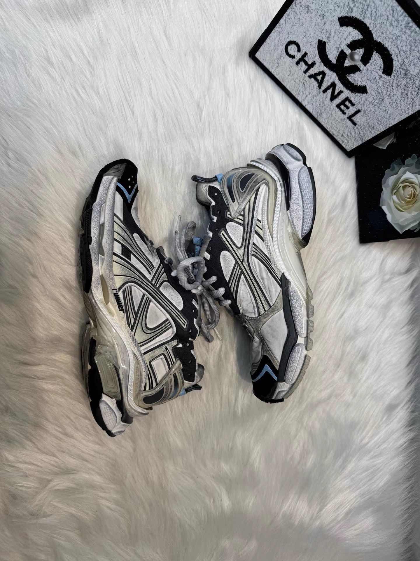 Balenciaga Balenciaga Runner Worn-effect Sneakers K36 Size US 8 / EU 41 - 7 Thumbnail
