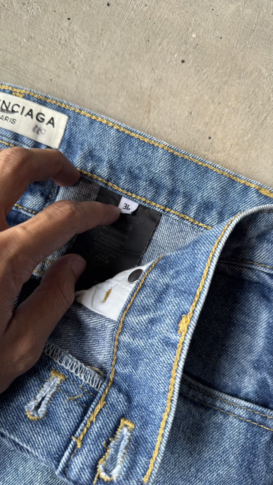 Balenciaga 2017 BALENCIAGA BY DEMNA GVASALIA BLUE JEANS Size 31" - 8 Thumbnail