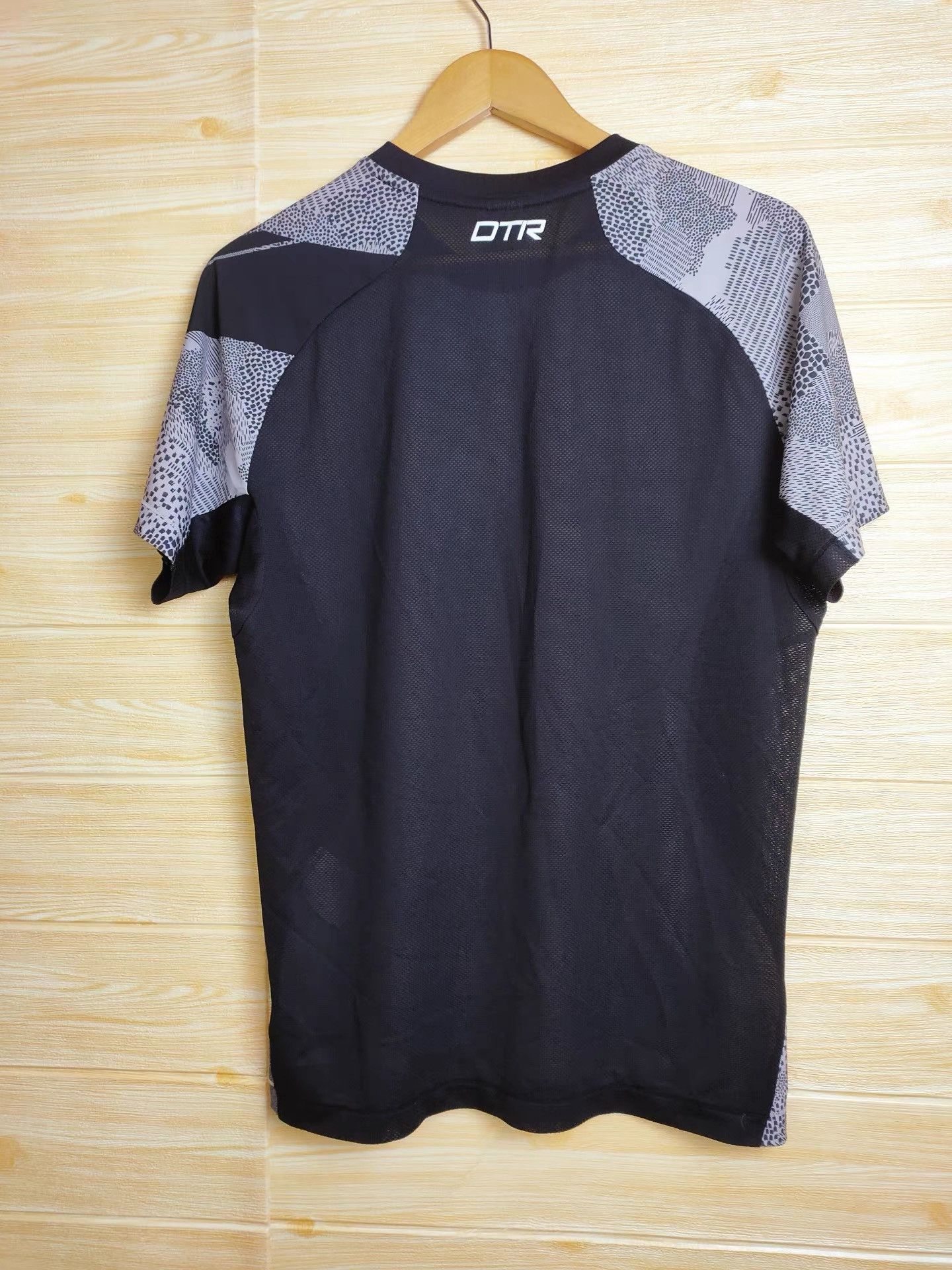 Descente DESCENTE Men's TOUGH Fabric Short Sleeve T-shirt K29 Size US L / EU 52-54 / 3 - 2 Thumbnail
