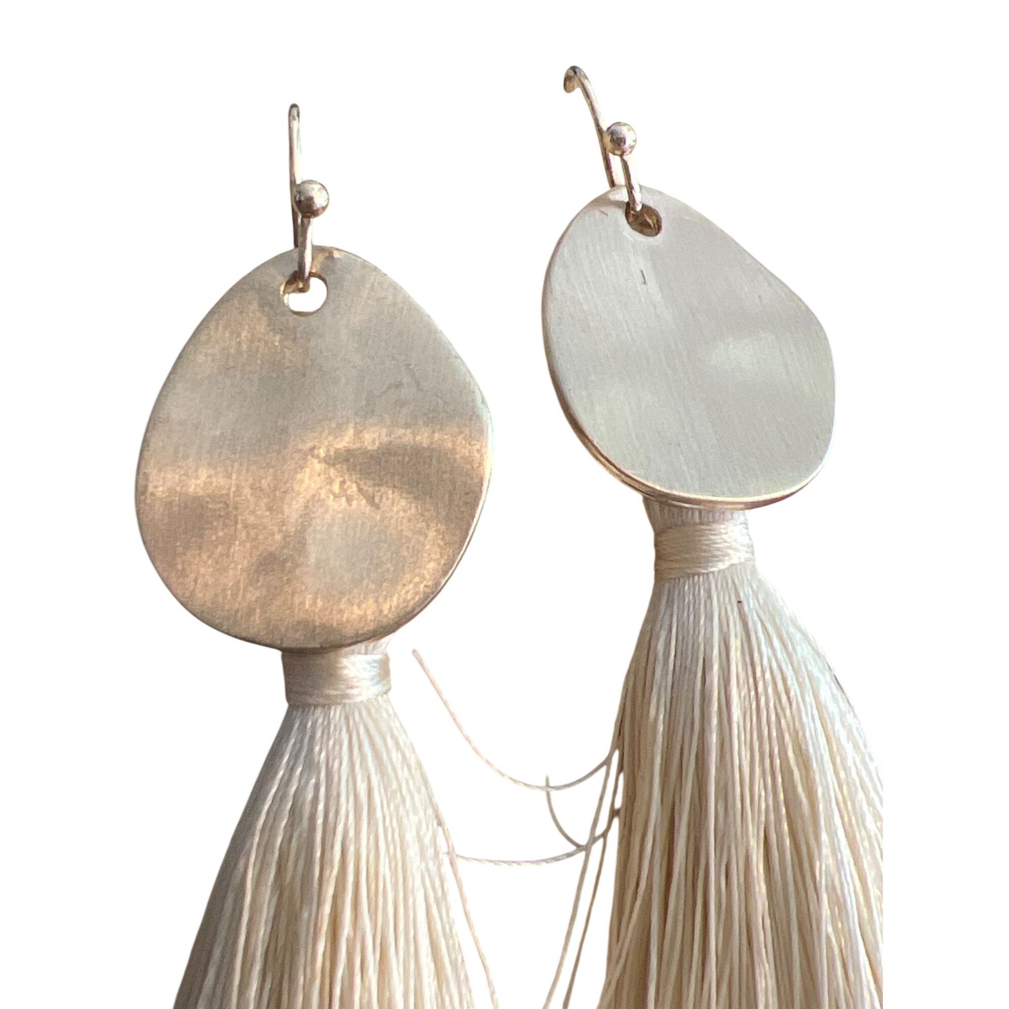 Other 3 Tiered Tassel Earrings Gold Tone Disc Cream Thread Stateme Size ONE SIZE - 3 Thumbnail