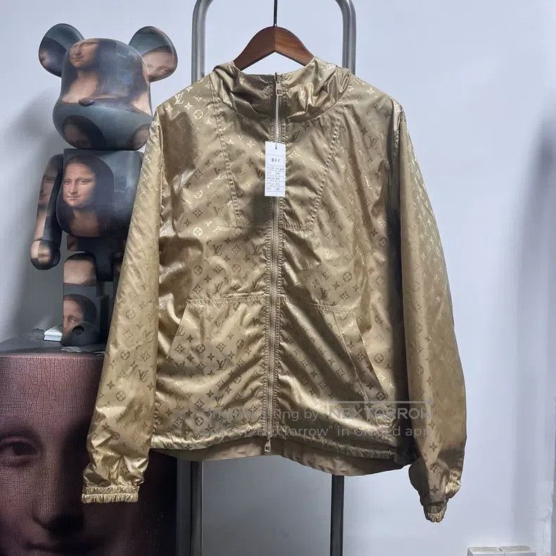 Louis Vuitton Louis Vuitton Pin double-faced assault jacket Size US M / EU 48-50 / 2 - 1 Thumbnail