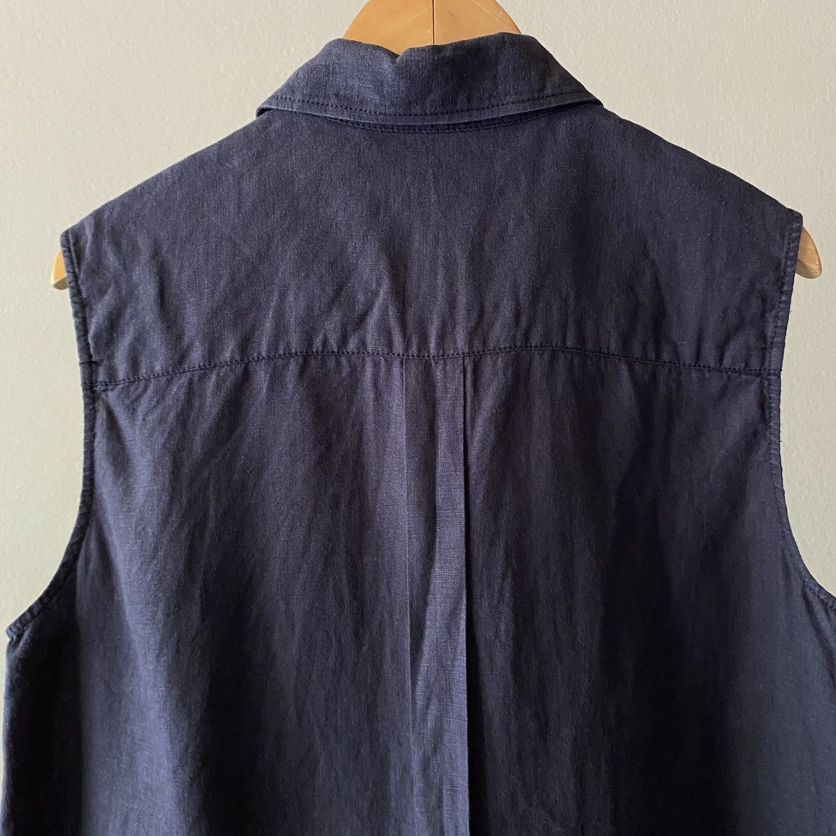 Max Mara MAX MARA Black Sleeveless Button-Up Shirt Size M / US 6-8 / IT 42-44 - 4 Thumbnail