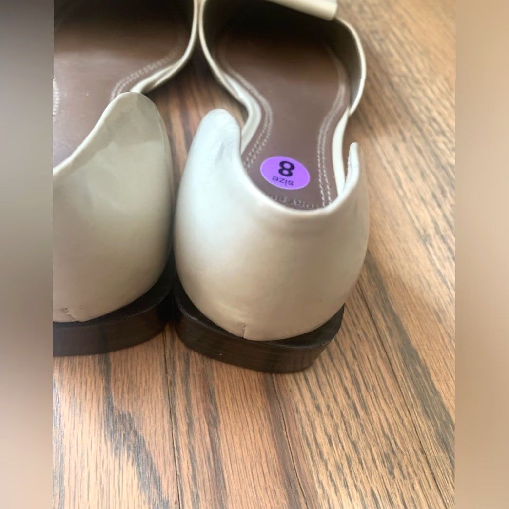 Tory Burch Tory Burch Flat 8M Beige Faux Leather Pointy Toe 8 Hyde Pointy Toe Flat M Womens Beige Tory Burch Flats 8M Size US 8 / IT 38 - 7 Thumbnail