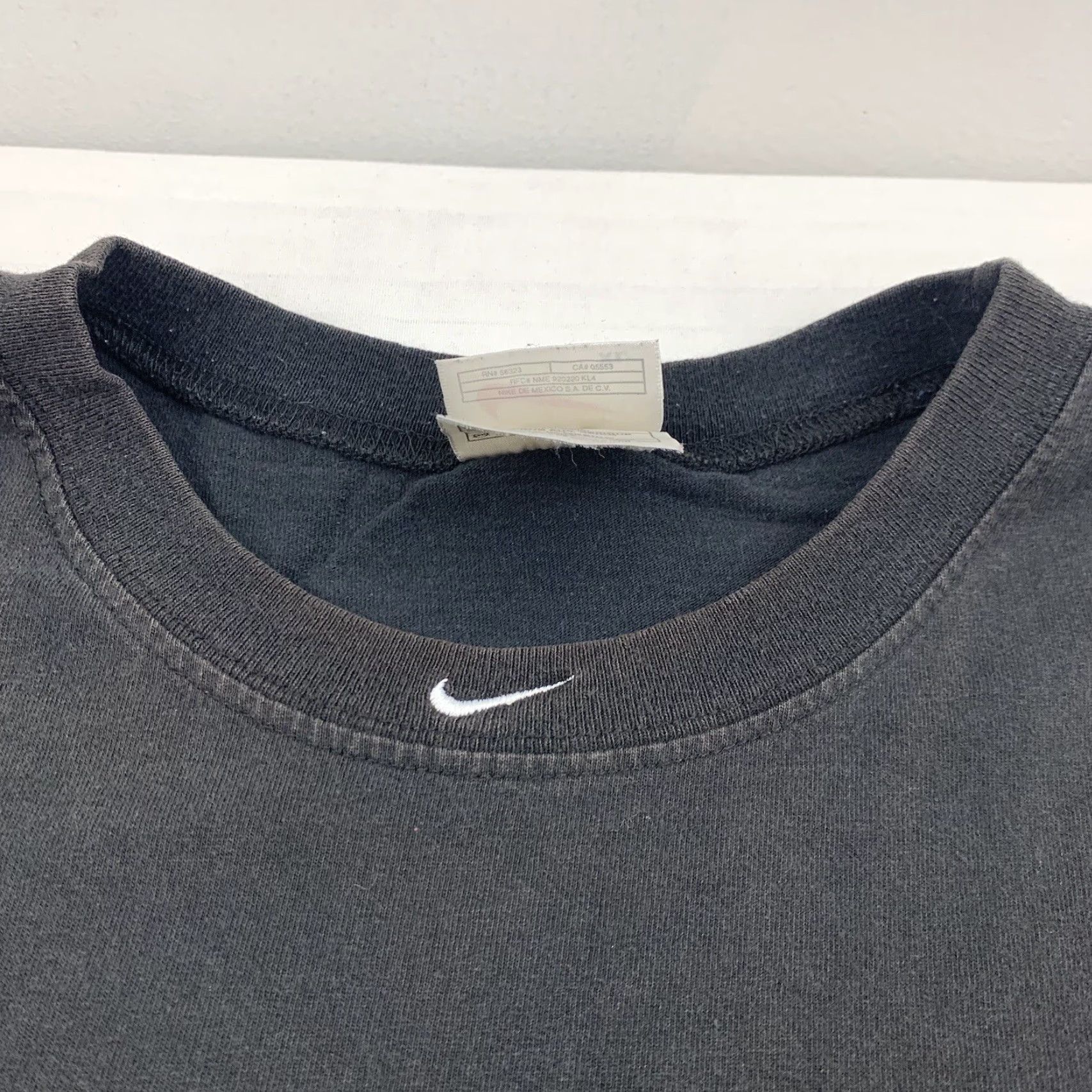 Nike VINTAGE Nike Tank Top Men XL Black 90s Sports Sleeveless T-Shirt Nike Tank Top Mens XL Black 90s Sports Size US XL / EU 56 / 4 - 2 Thumbnail