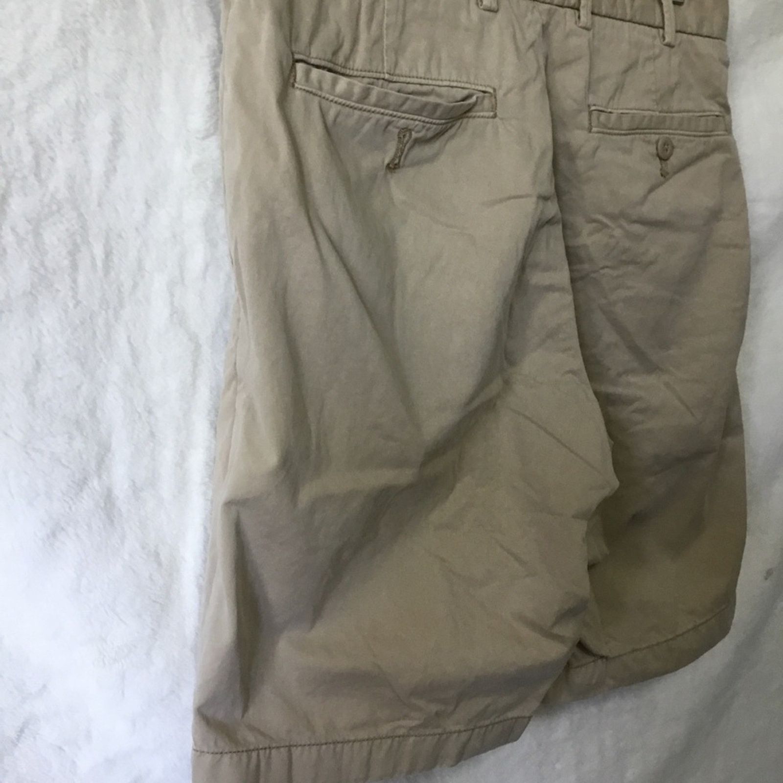 Uniqlo Uniqlo Men’s Beige Flat Front Shorts in Khaki Size US 28 / EU 44 - 9 Thumbnail