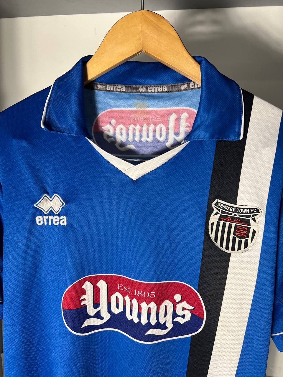 Vintage VERY RARE ERREA FC GRIMSBY TOWN ENGLAND RETRO SOCCER JERSEY Size US M / EU 48-50 / 2 - 6 Thumbnail