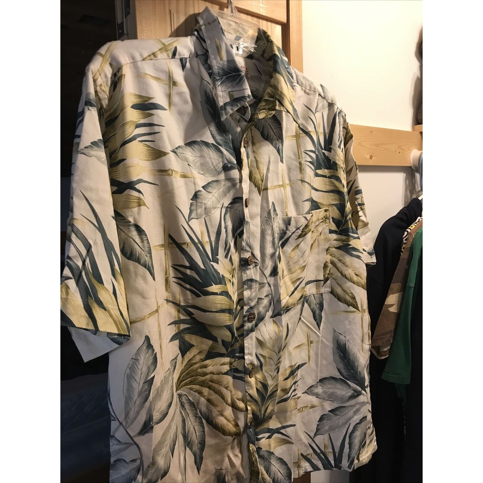 Caribbean Caribbean Men’s M Floral SS Button Silk Blend Hawaiian Shirt Size US M / EU 48-50 / 2 - 6 Thumbnail