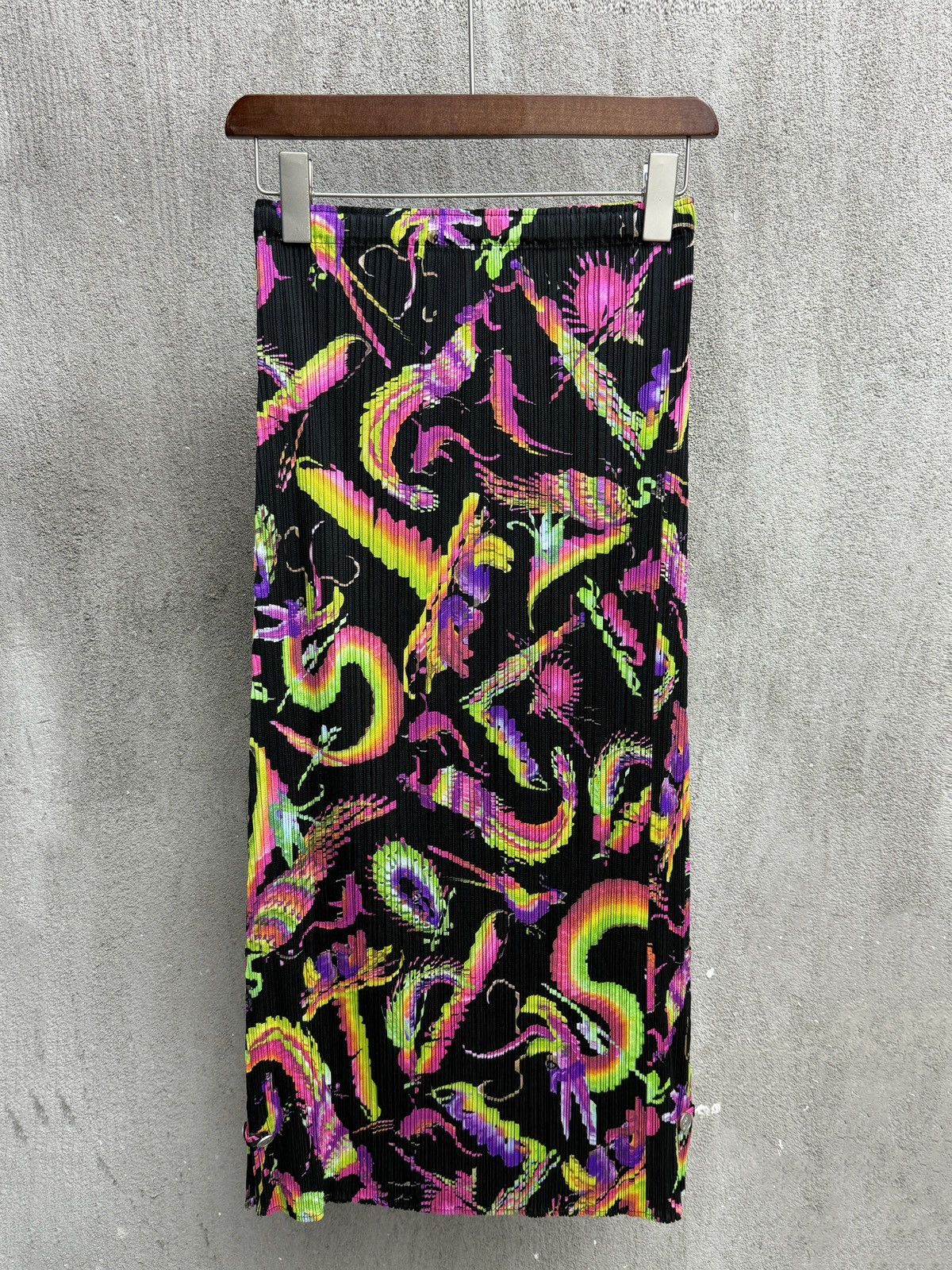 Issey Miyake × Pleats Please Issey Miyake × Vintage Dragon and Phoenix Pleated Skirt Size M / US 6-8 / IT 42-44 - 1 Thumbnail