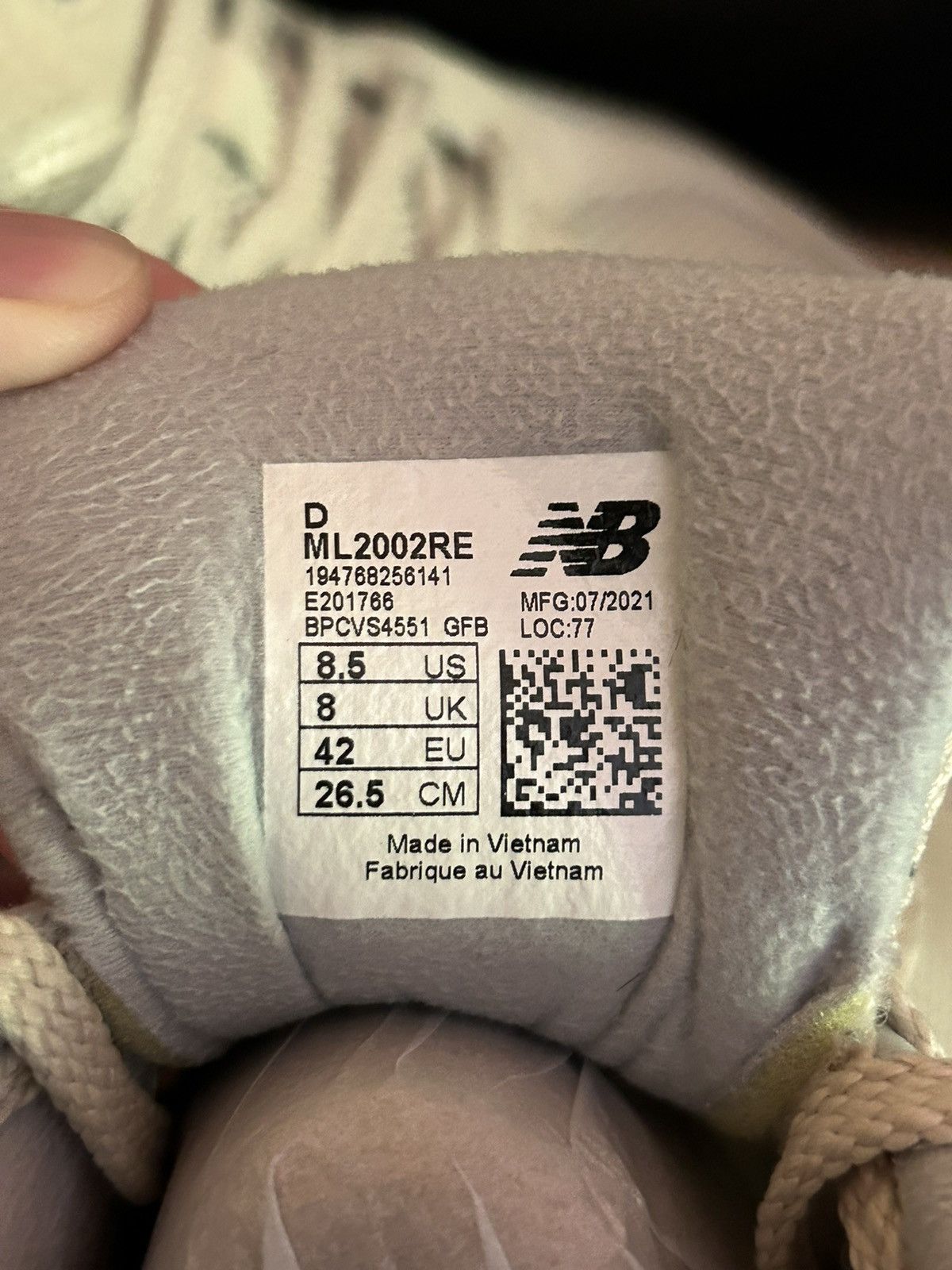 New Balance New Balance 2002r ‘Light Bone/Aluminium’ Size US 8.5 / EU 41-42 - 9 Thumbnail
