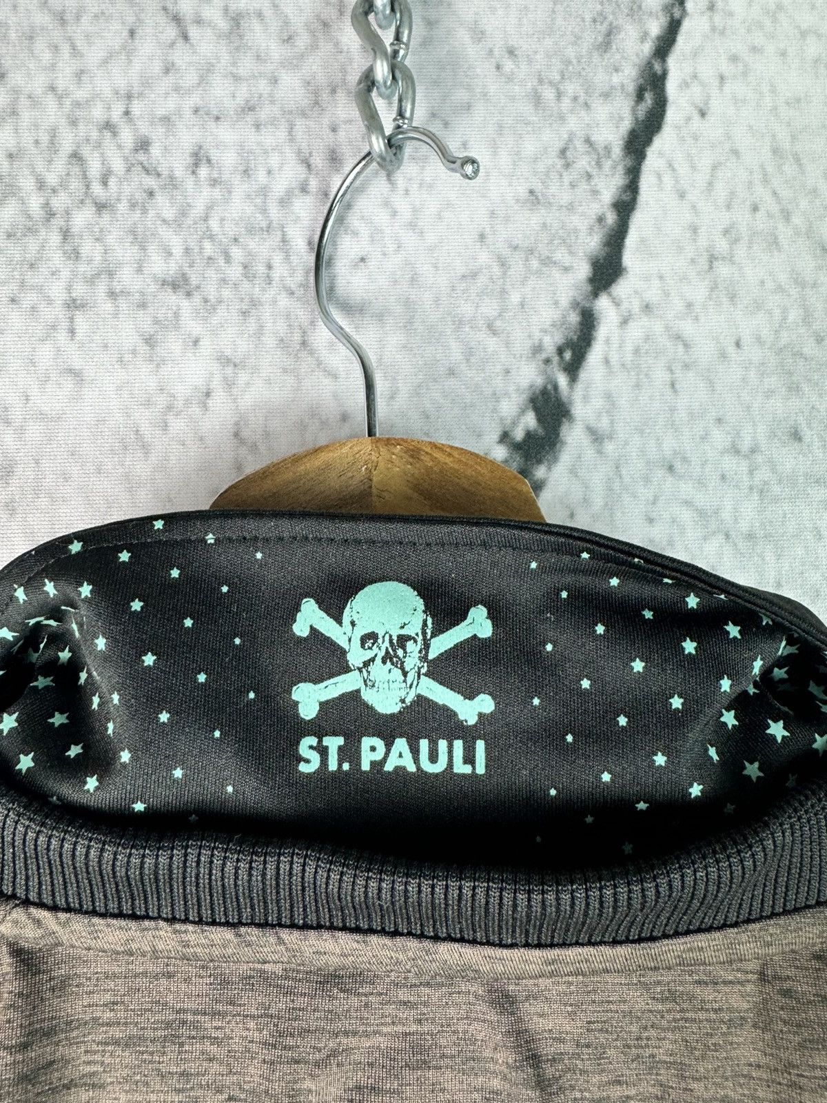 Other FC St.Pauli football jersey Skull Hummels Soccer hype y2k Size US L / EU 52-54 / 3 - 4 Thumbnail