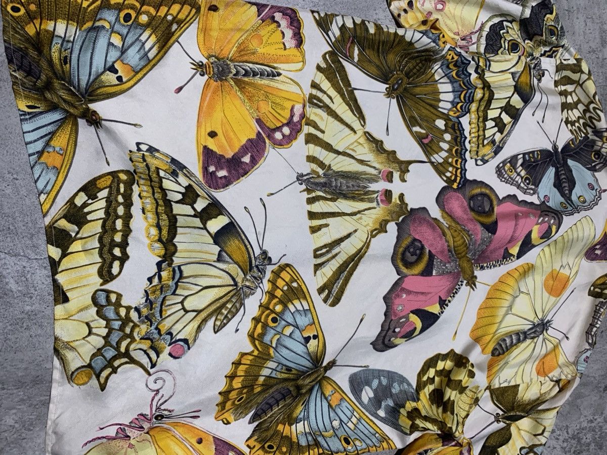 Gucci Spring/Summer 1992 Gucci butterfly print silk shirt Size S / US 4 / IT 40 - 10 Thumbnail
