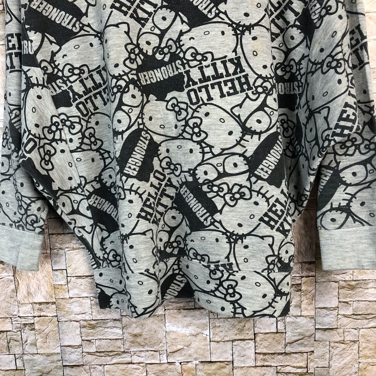 Anime × Japanese Brand Hello Kitty Grey Sweatshirt #A707 Size US M / EU 48-50 / 2 - 6 Thumbnail