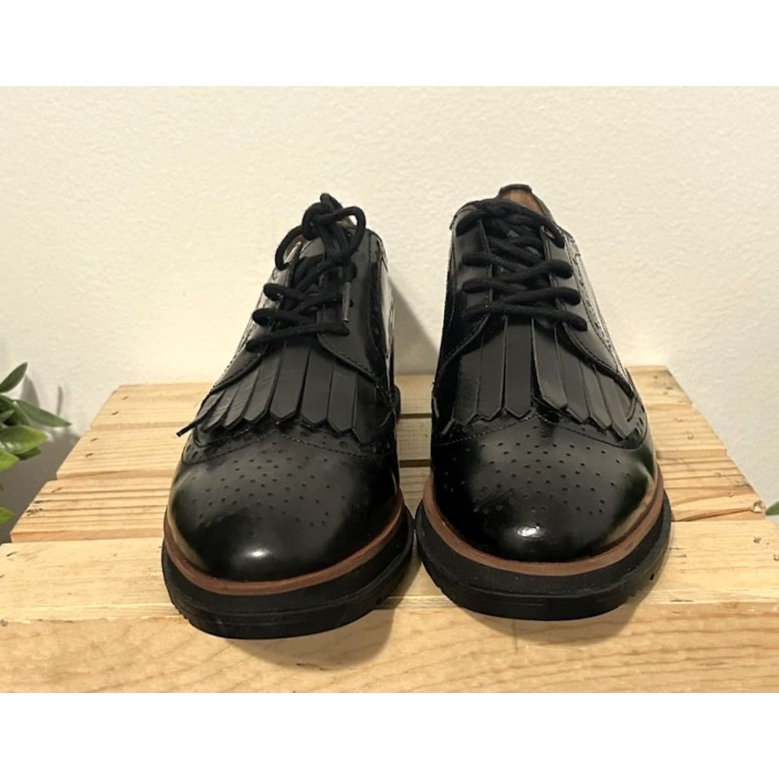 Franco Sarto VINTAGE Women’s SARTO by Franco Sarto Black Leather LaceUp Darby Dress Shoes Size 8 Size M / US 6-8 / IT 42-44 - 4 Thumbnail
