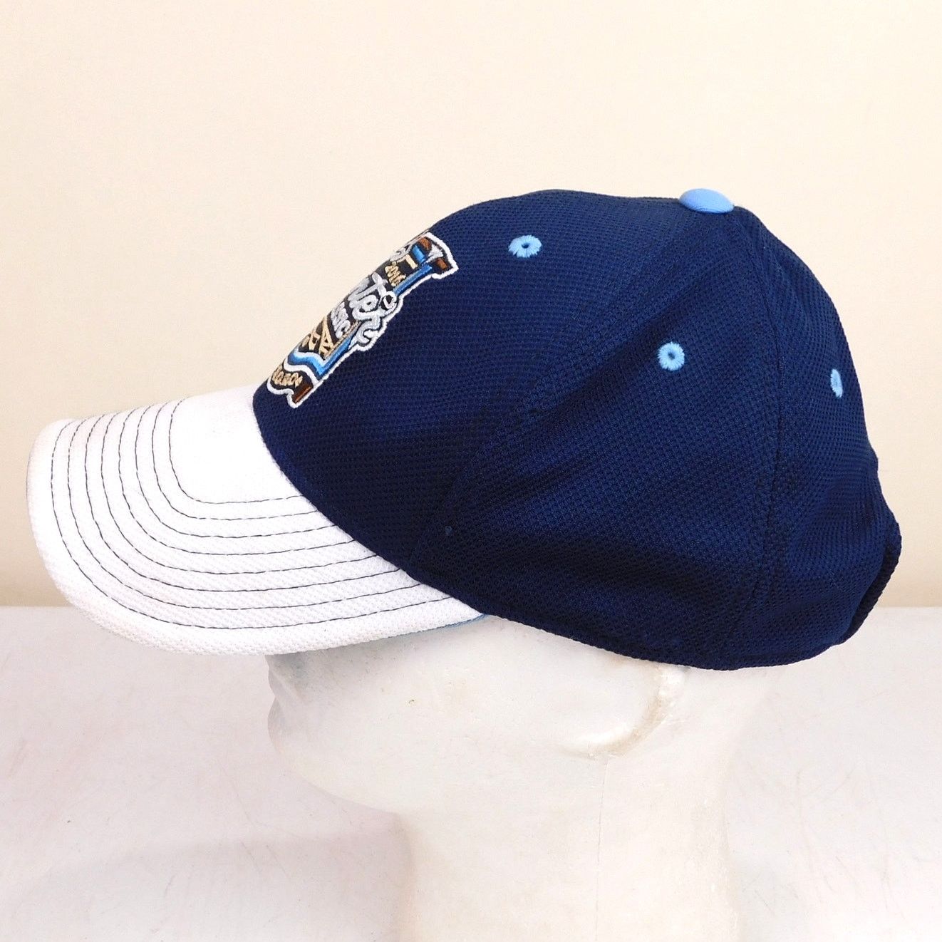 Reebok NHL 2016 Winter Classic Foxboro Hat Adjustable Boston Bruins Size ONE SIZE - 5 Thumbnail
