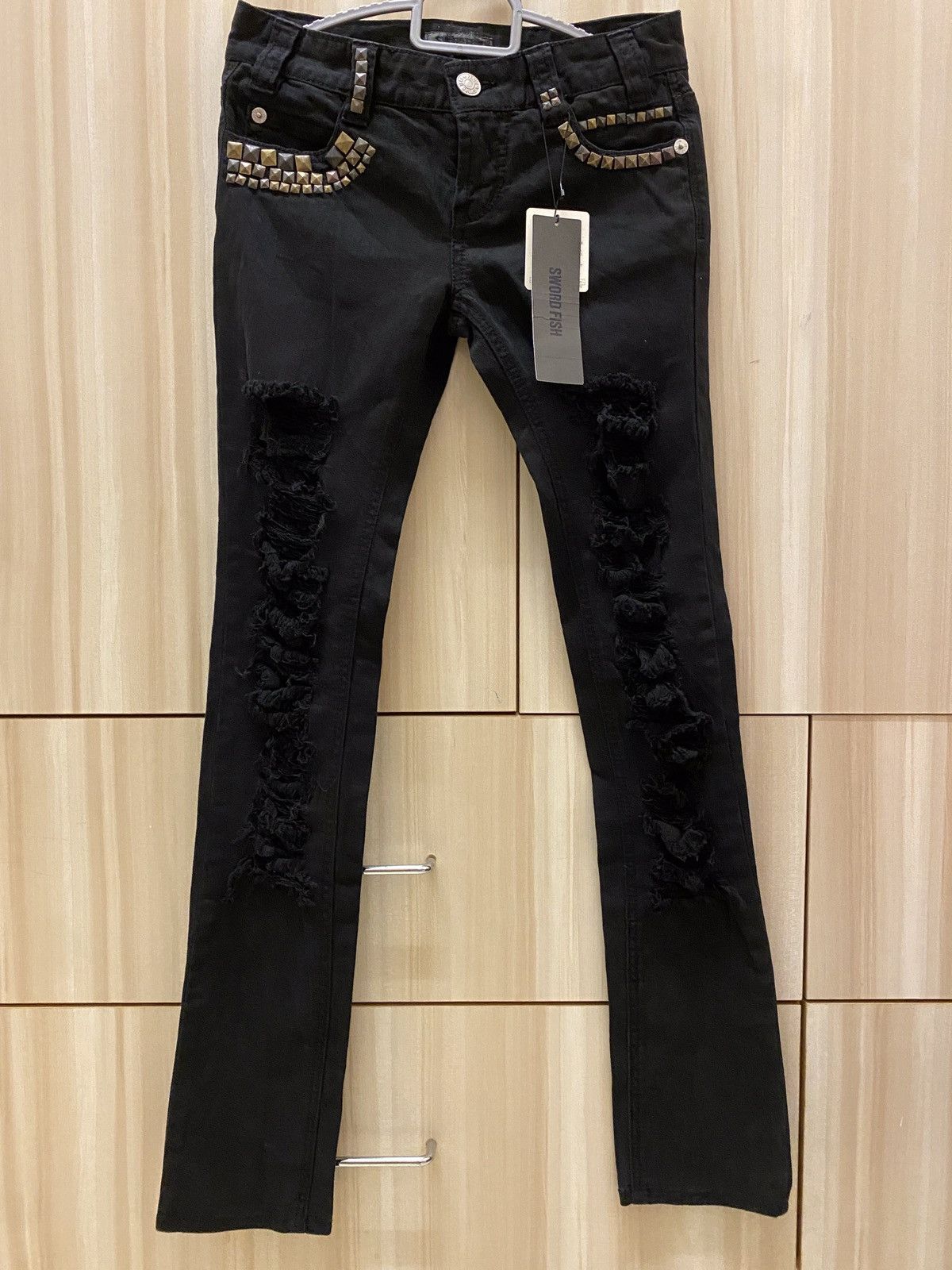 Japanese Brand Swordfish Studded Distressed Skinny Jeans Size 28" / US 6 / IT 42 - 1 Thumbnail