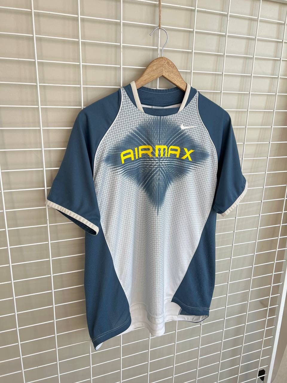 Nike Nike Air Max Vintage Centre Logo T-Shirt Mens Size M Jersey Size US M / EU 48-50 / 2 - 5 Thumbnail