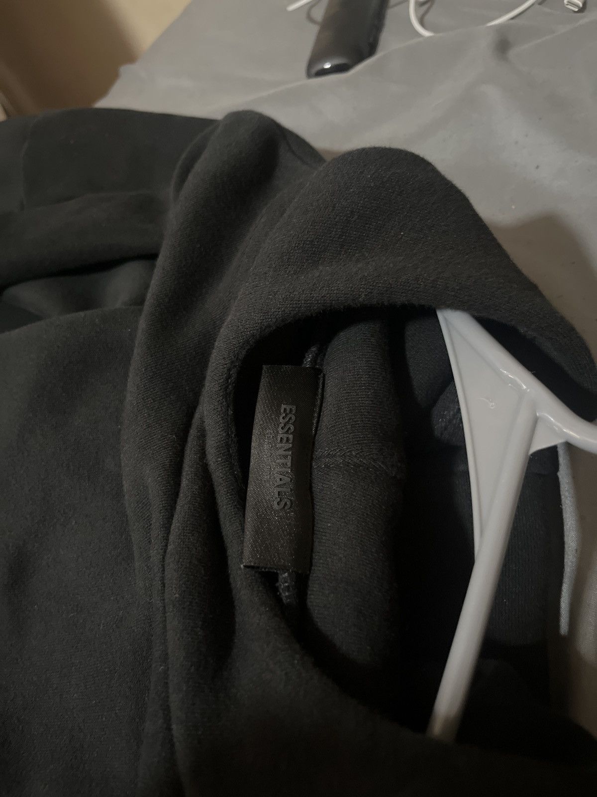 Fear of God essentials fear of god hoodie Size US S / EU 44-46 / 1 - 8 Thumbnail