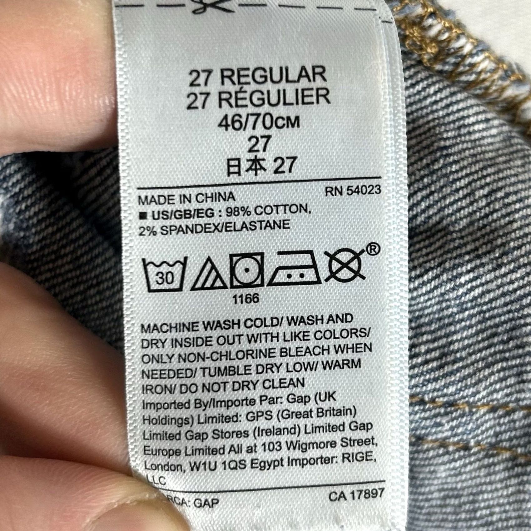 Gap Gap Jeans Shorts Womens 3” Inseam Denim Blue Casual 27R Mid Rise 3" Inseam Cut-Off Size 27" / US 4 / IT 40 - 5 Thumbnail