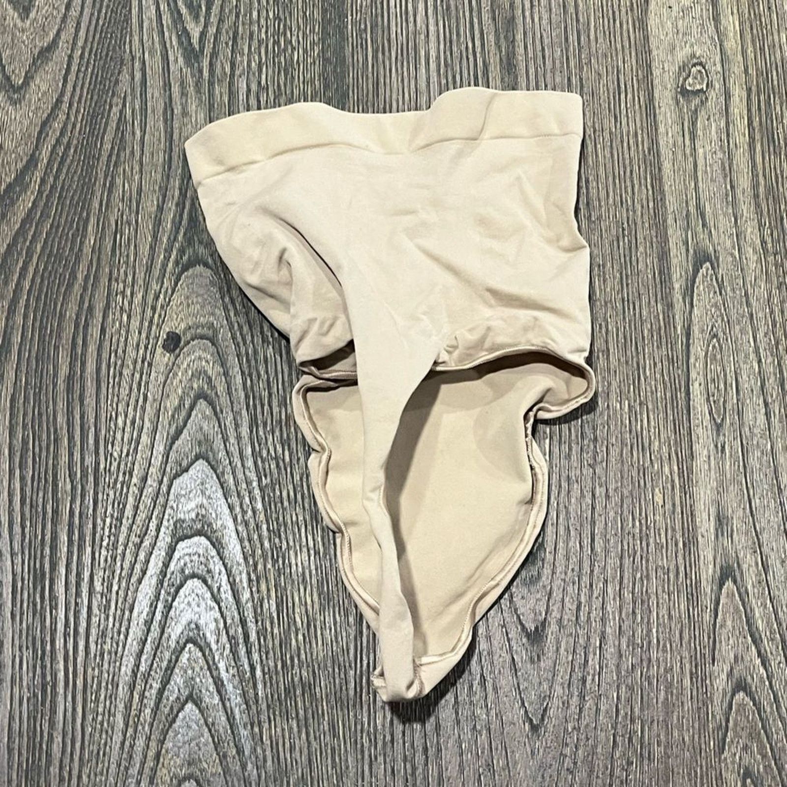 SKIMS NWOT Skims Seamless Sculpt Shapewear Fitted Sand Size M Size ONE SIZE - 3 Thumbnail