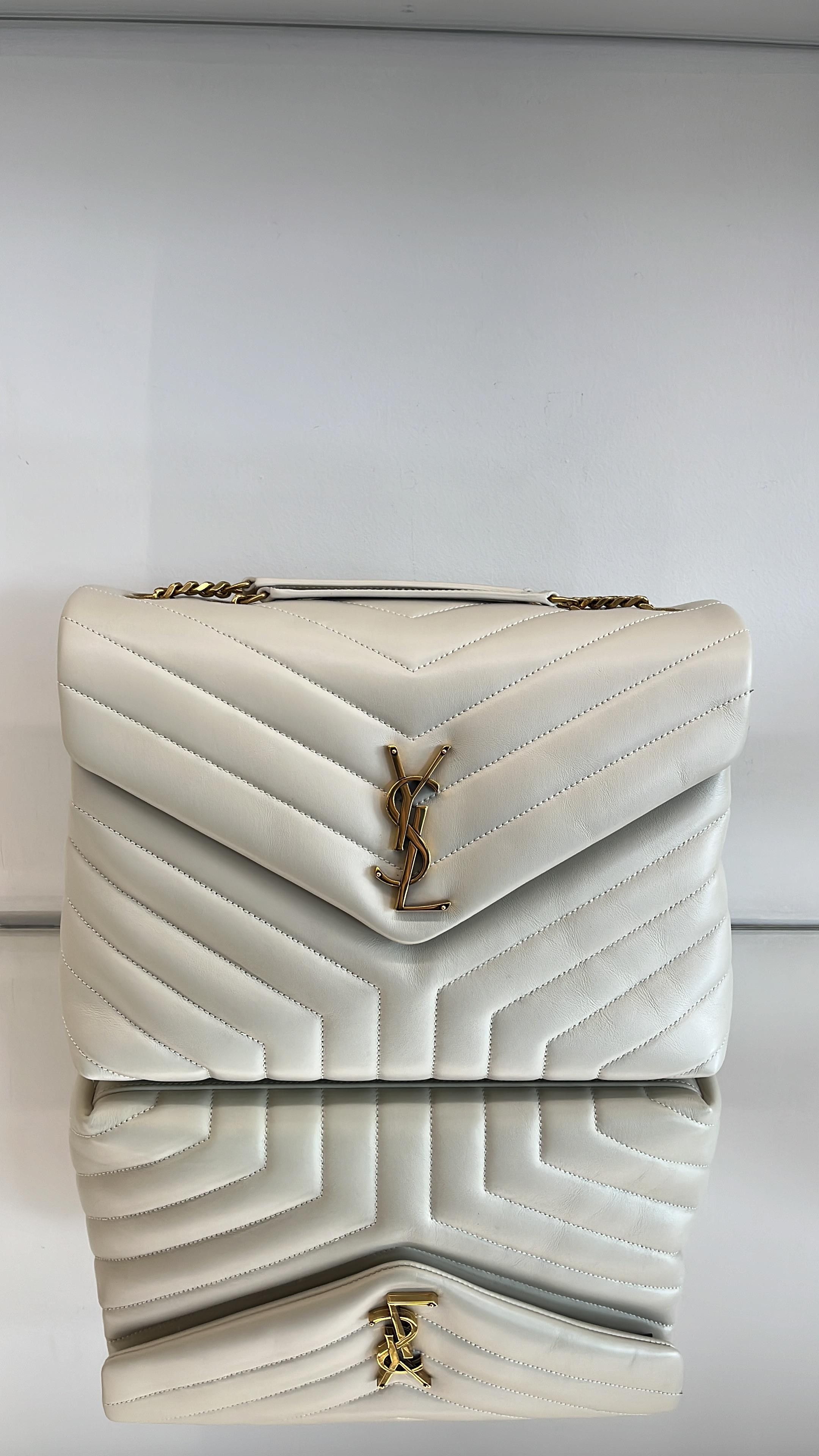 Saint Laurent Paris o1s1wg111125 Size: M / Loulou Medium Shoulder Bag in White Size ONE SIZE - 1 Preview