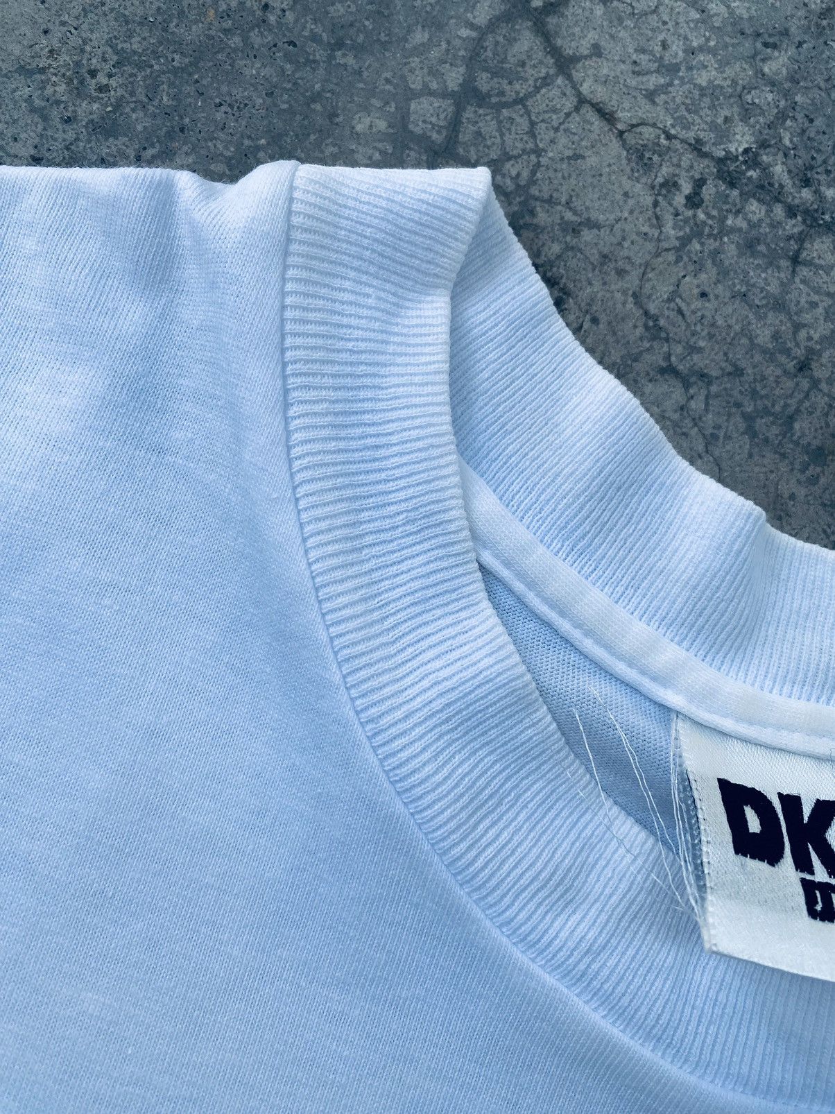 DKNY Vintage 90s Dkny Central Park Angle Art Tees Size US XL / EU 56 / 4 - 14 Thumbnail
