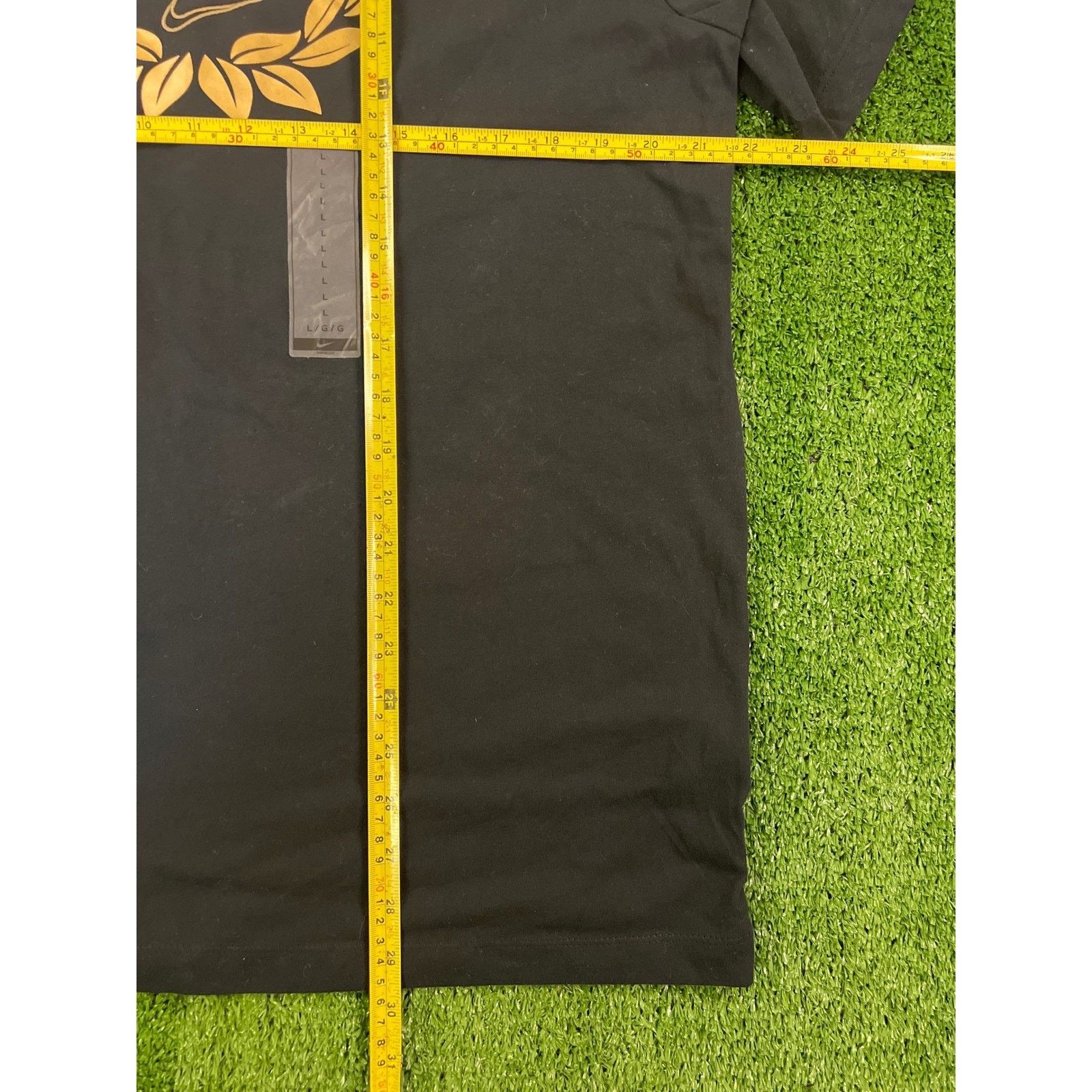 Nike Nike Mens Reigning Buckets T-Shirt Black Tee Size MD Size US M / EU 48-50 / 2 - 5 Thumbnail