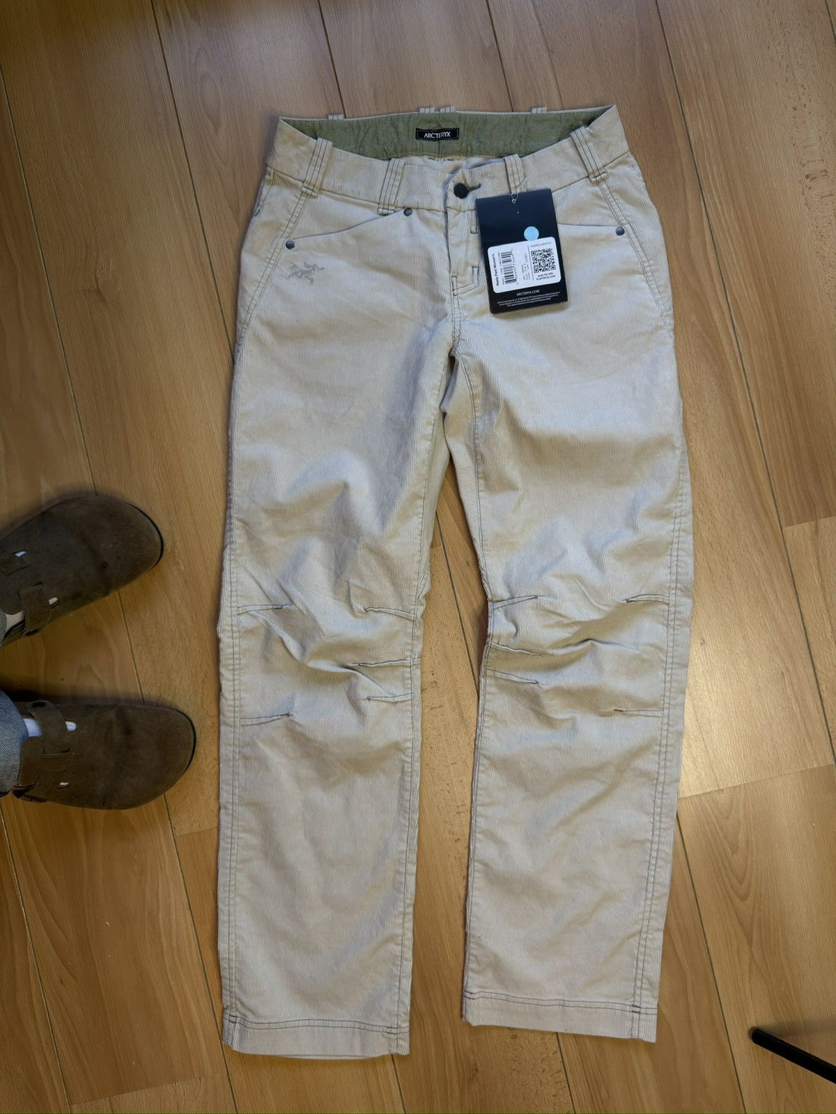 Arc'teryx Arcteryx women’s new beige pants Size 27" / US 4 / IT 40 - 2 Thumbnail