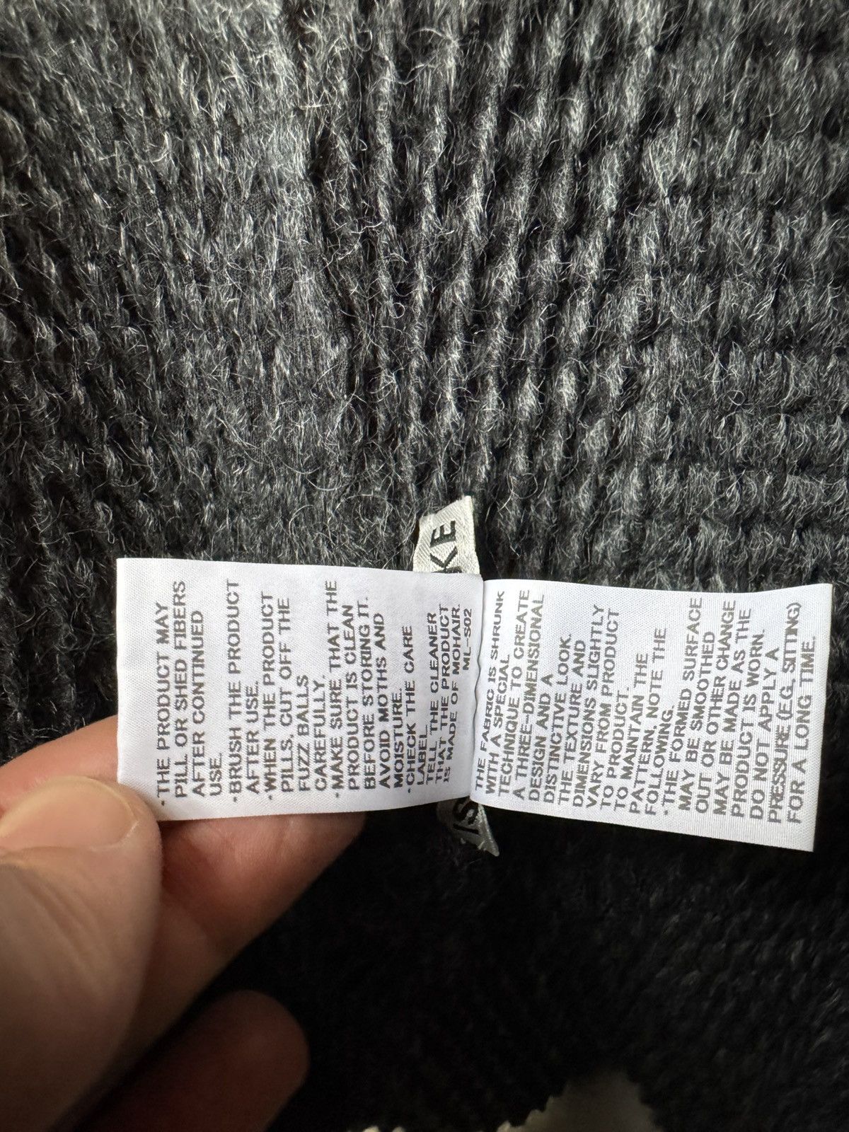 Issey Miyake ISSEY MIYAKE Bubble Choker Circle Scarf Gray Ripple Mohair Size ONE SIZE - 5 Thumbnail