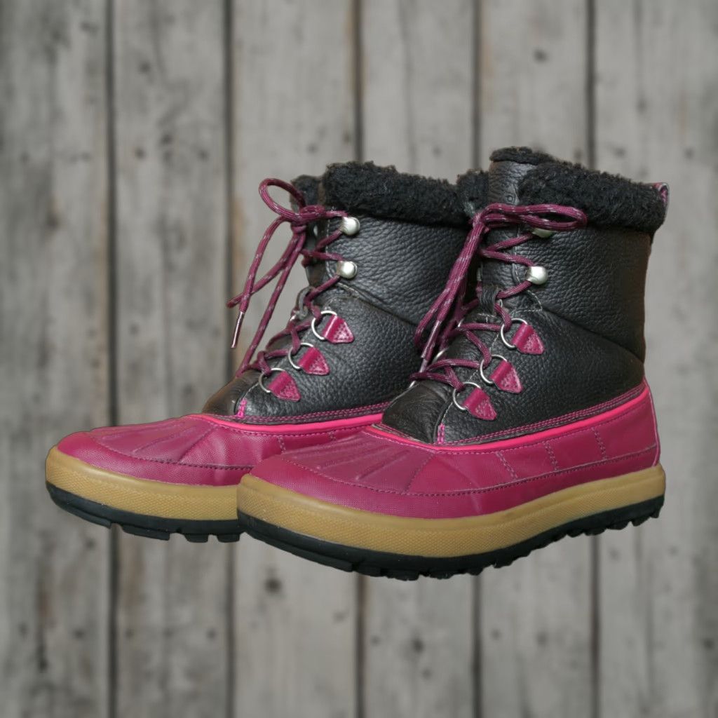 Nike Nike ACG Woodside II Magenta Duck Boots Women SZ 7 Leather/Synthetic Snow Boot 537347-006 Size US 7 / IT 37 - 1 Thumbnail