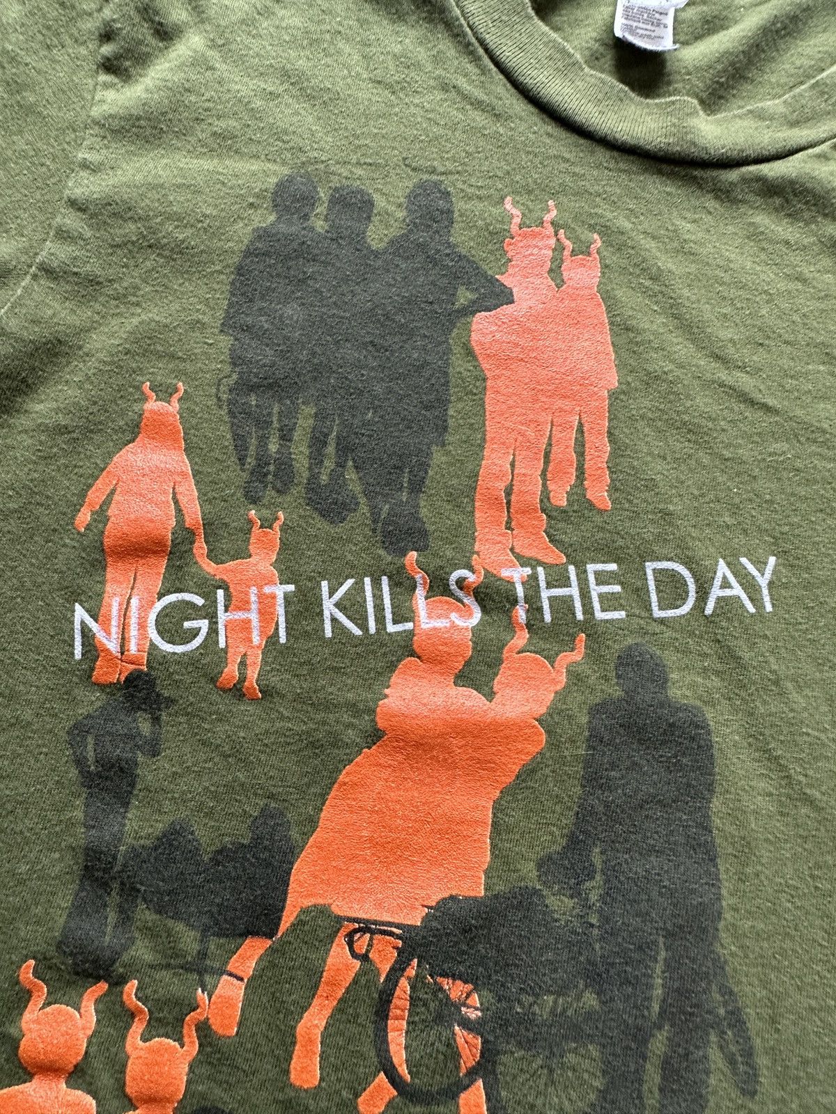 Band Tees × Vintage Vintage Y2K Night Kills the Day Graphic Band Tee Size M / US 6-8 / IT 42-44 - 3 Thumbnail