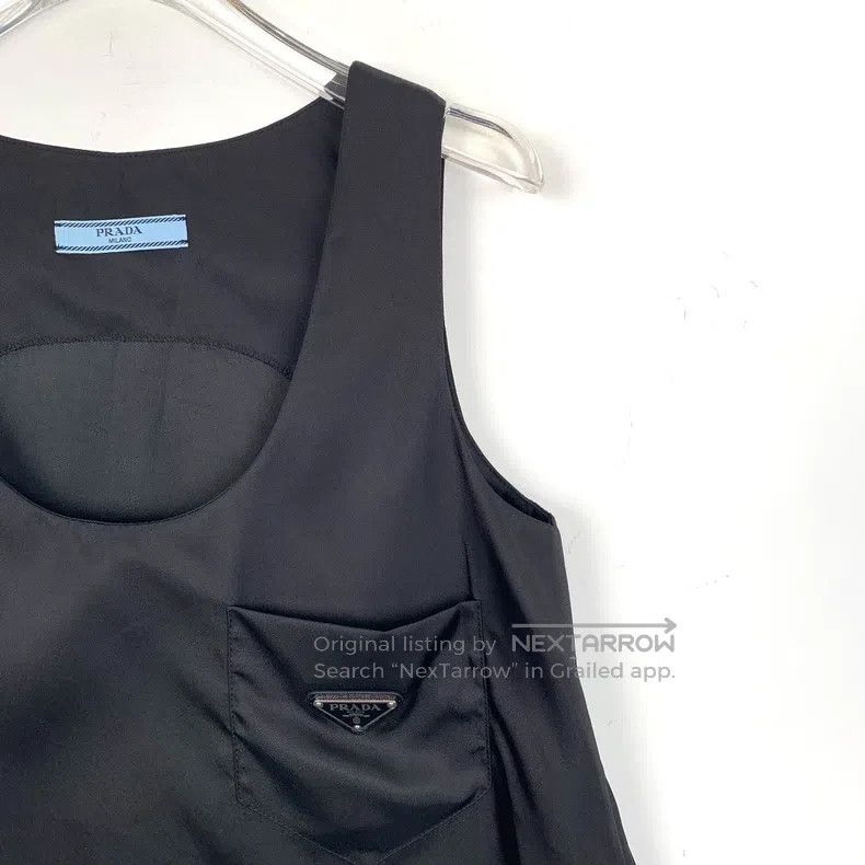 Prada Prada Black triangle round-neck sleeveless dress Size XXS / US 00 / IT 34 - 3 Thumbnail