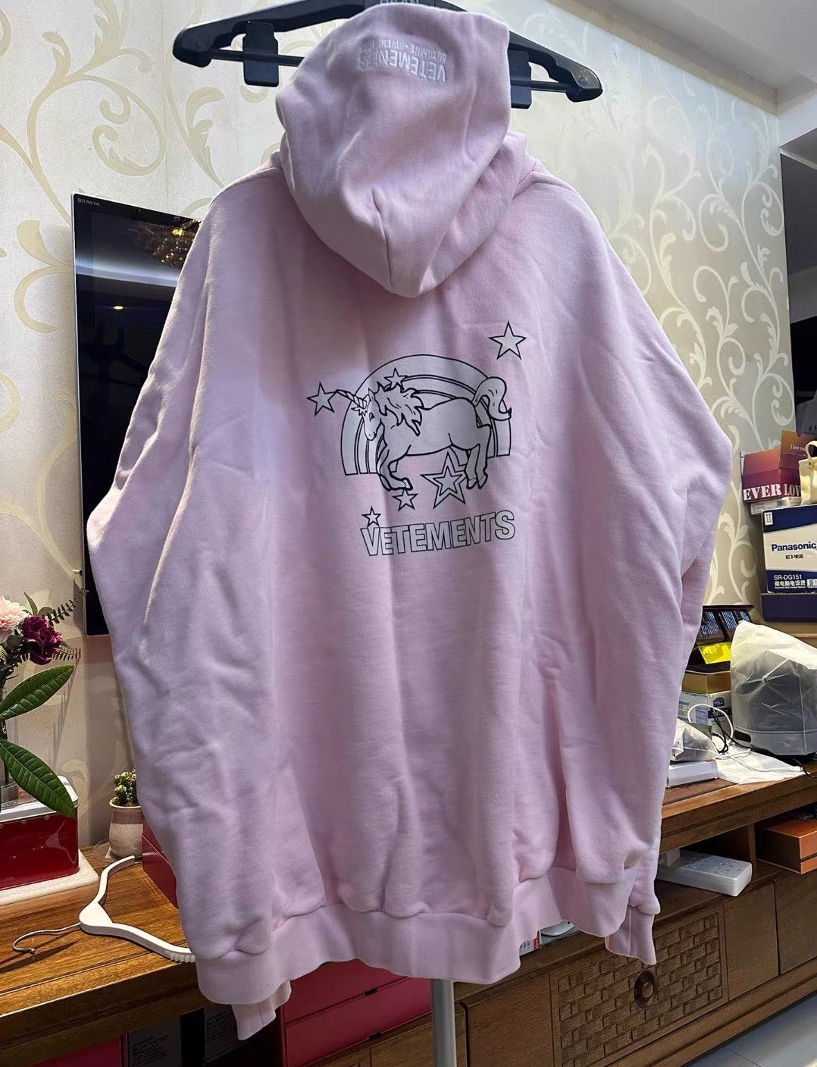 Vetements vetements Pink Unicorn hoodie 2501-Nextarrow Size US M / EU 48-50 / 2 - 2 Thumbnail