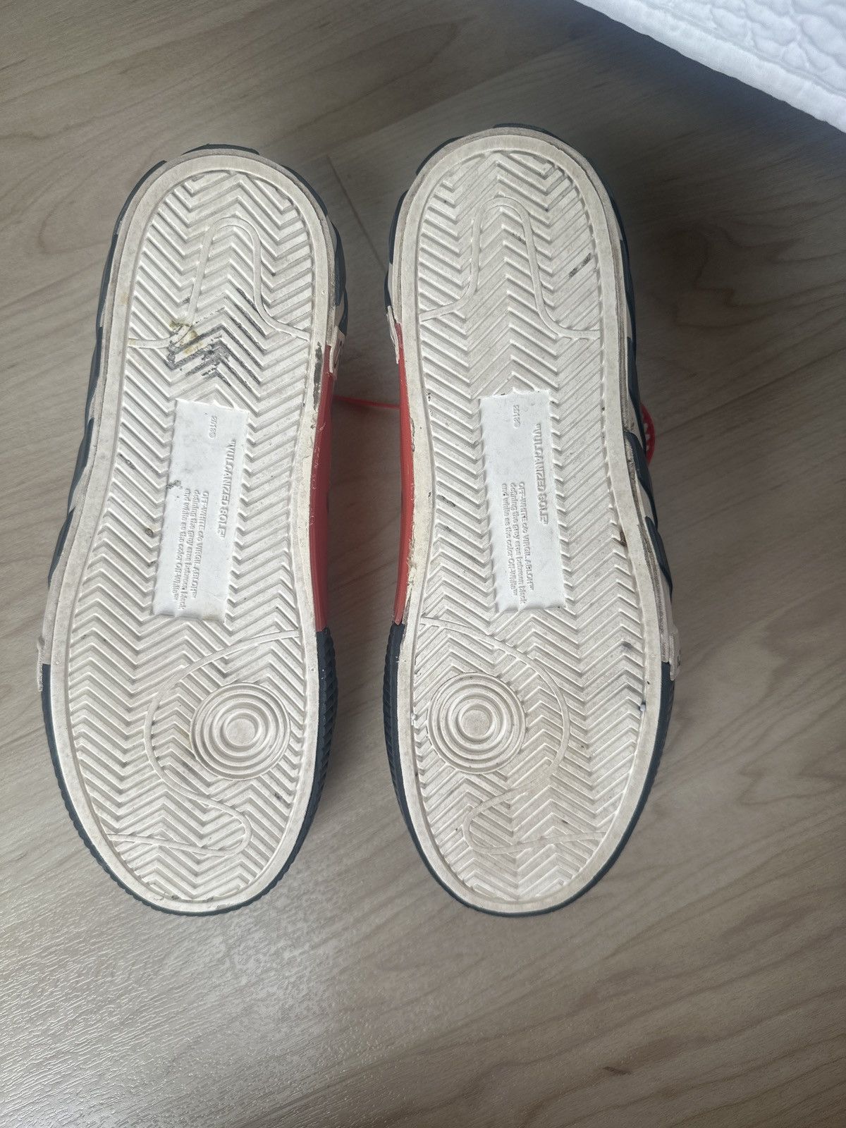 Off-White Off-White Vulcanized Low-Top Sneakers Size US 6 / EU 39 - 4 Thumbnail