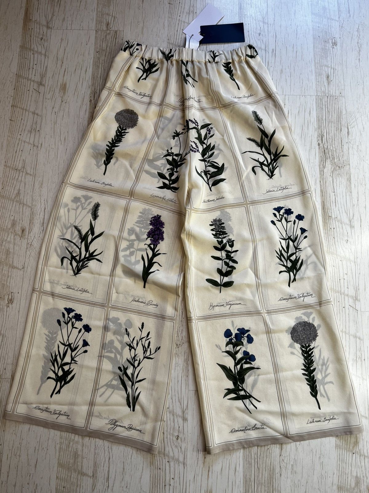 Weekend Max Mara Weekend Max Mara Lory Floral Silk Wide-Leg Trousers Size 27" / US 4 / IT 40 - 9 Thumbnail