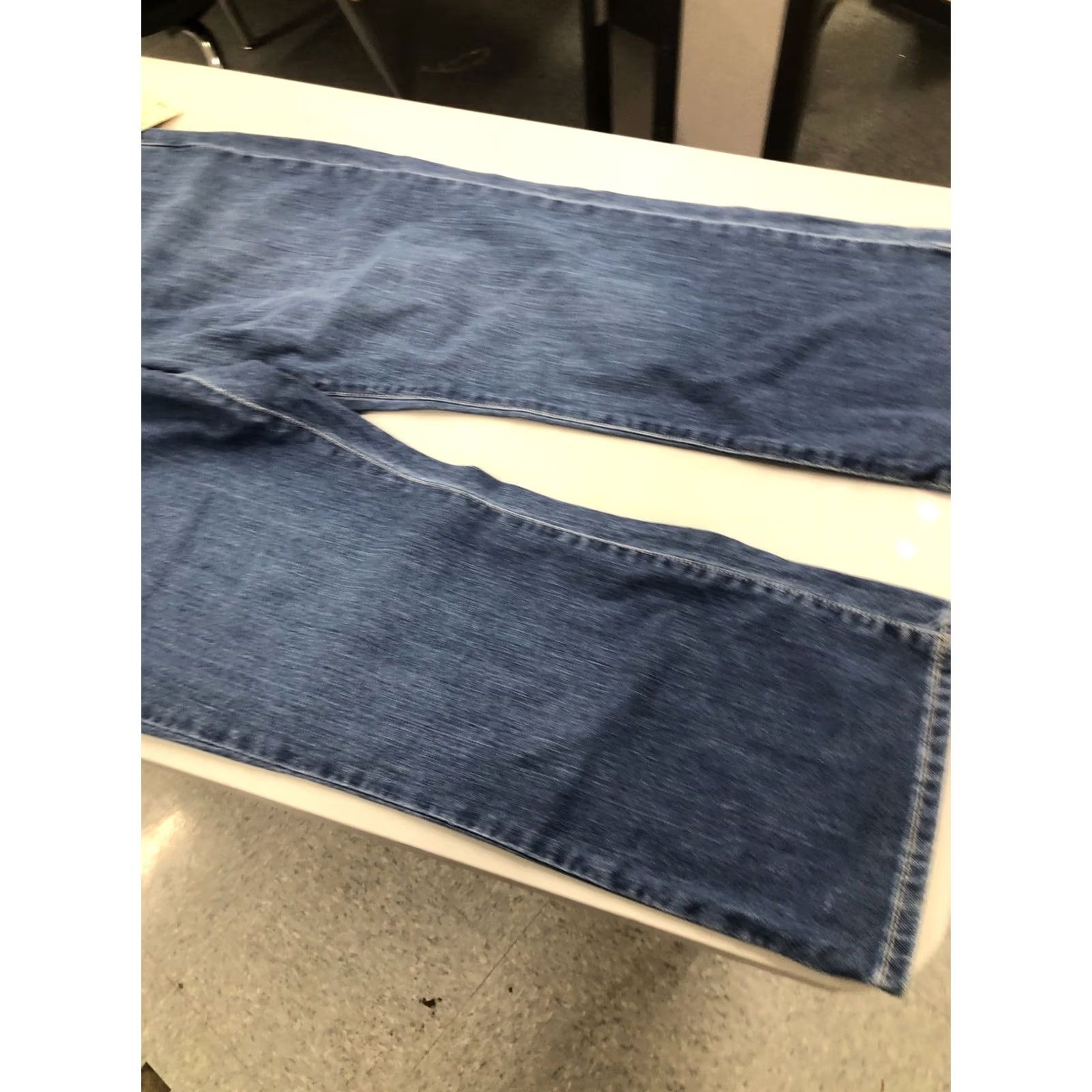 Vintage Halogen Women’s Denim Straight Leg Capri Jeans 12 Medium Wash 34x25 5-Pocket Modern Rise Mid Blue Size 34" / US 12 / IT 48 - 7 Thumbnail