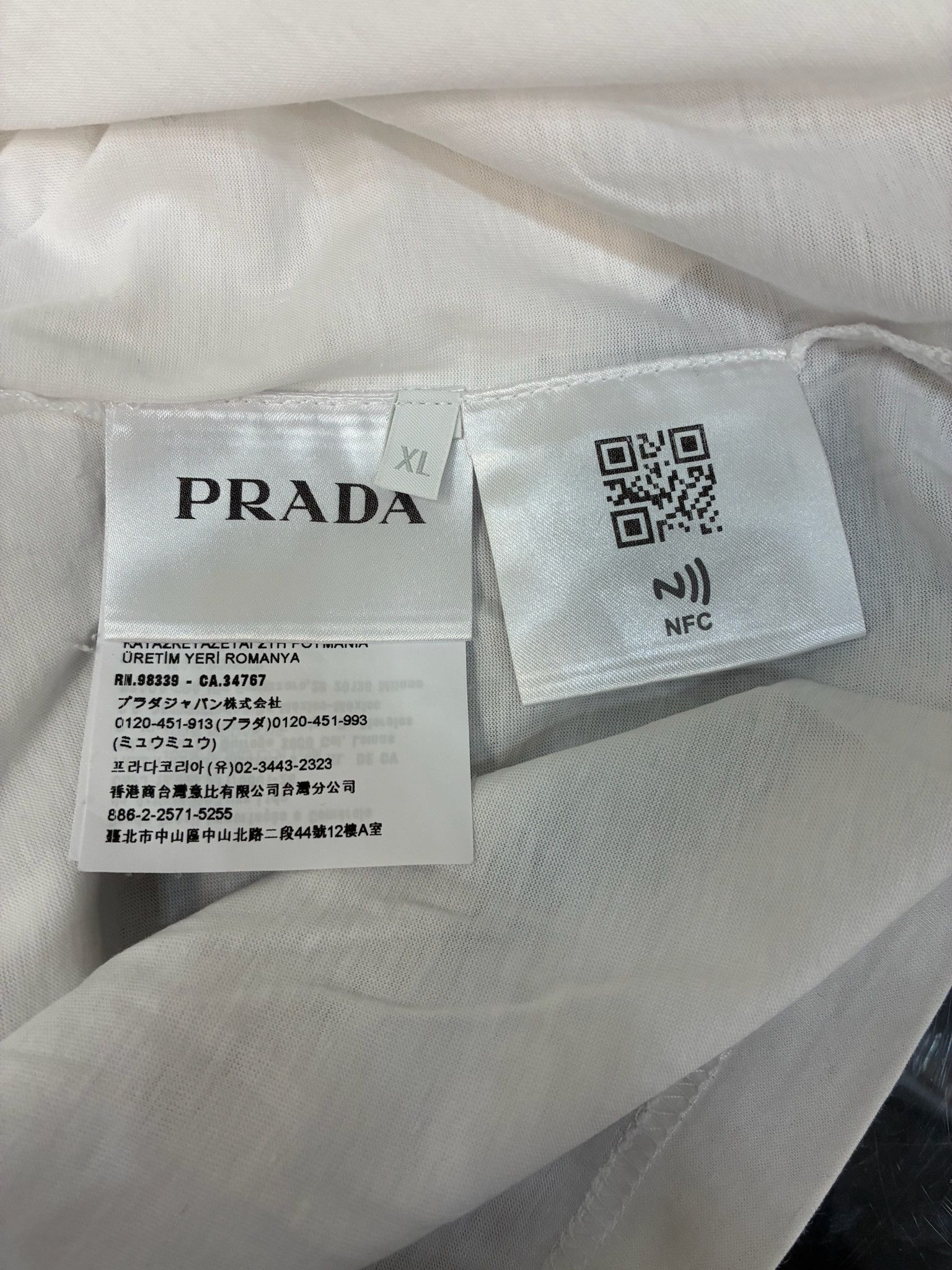 Prada Prada Triangle Logo T-Shirt Size US M / EU 48-50 / 2 - 7 Thumbnail