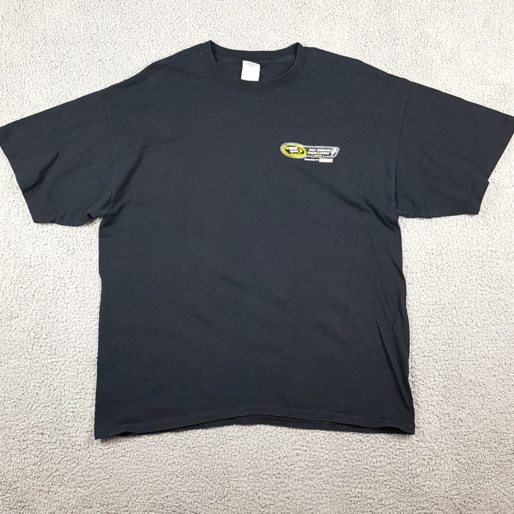 Gildan VINTAGE NASCAR Pit Crew Challenge Sprint Cup Racing T-Shirt Men XL Black 90s 00s DUPONT Flame Logo Embroidered Gildan Cup Series Size US XL / EU 56 / 4 - 2 Thumbnail