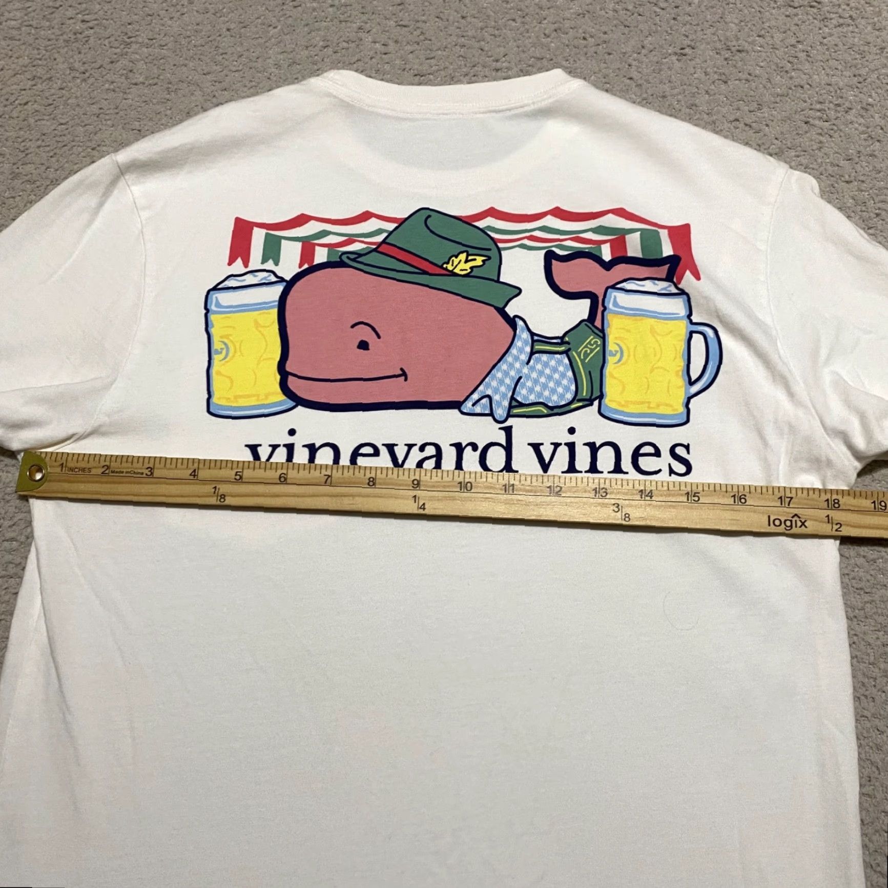 Vineyard Vines VINEYARD VINES Mens XS T-Shirt White Long Sleeve Crew Neck Biergarten Whale Shirt Adult XS White Vineyard Vines Biergarten Whale Mens Size US M / EU 48-50 / 2 - 7 Thumbnail