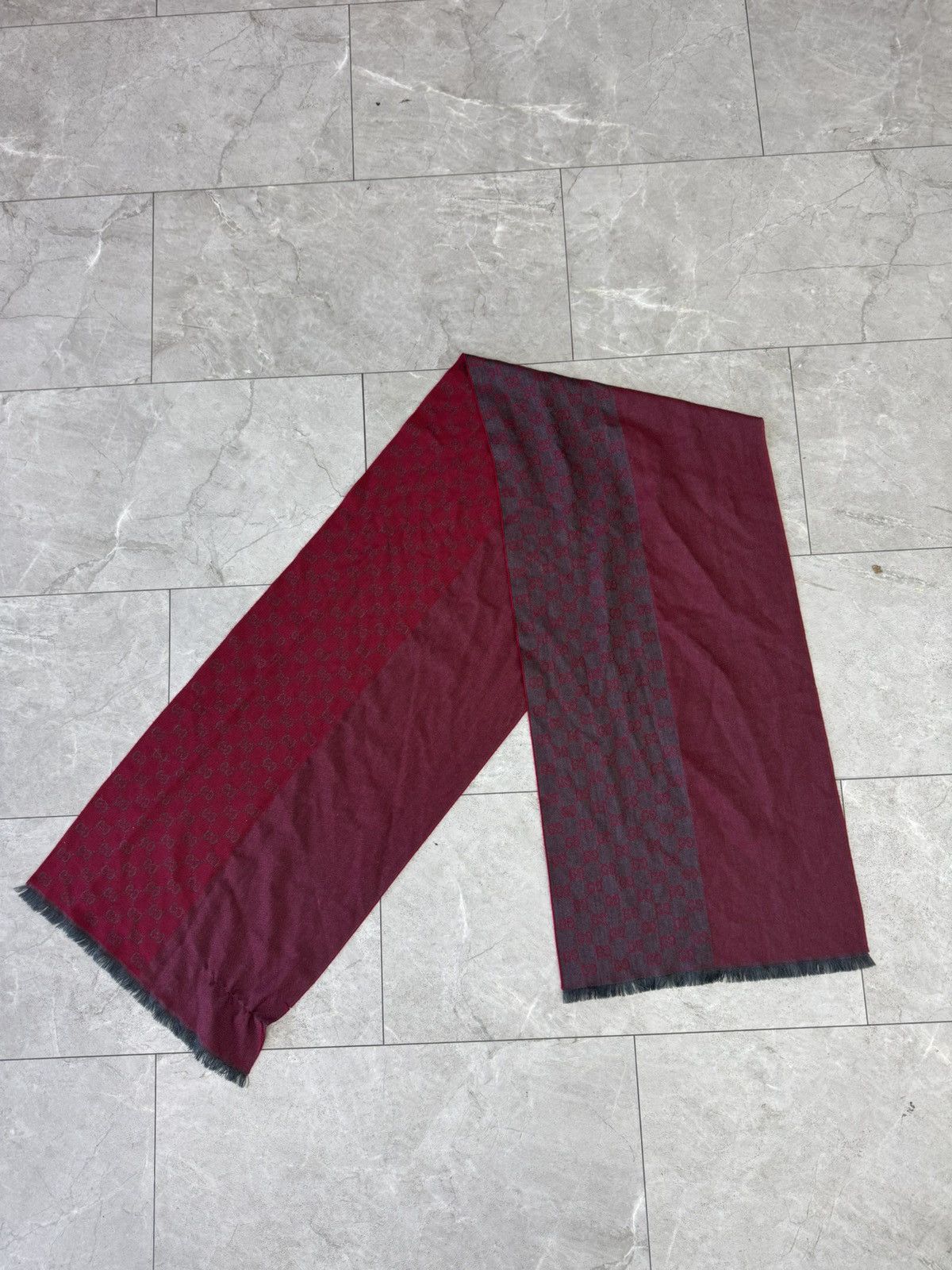 Gucci Gucci Wool Red Printed Reversible Scarf Size ONE SIZE - 1 Thumbnail