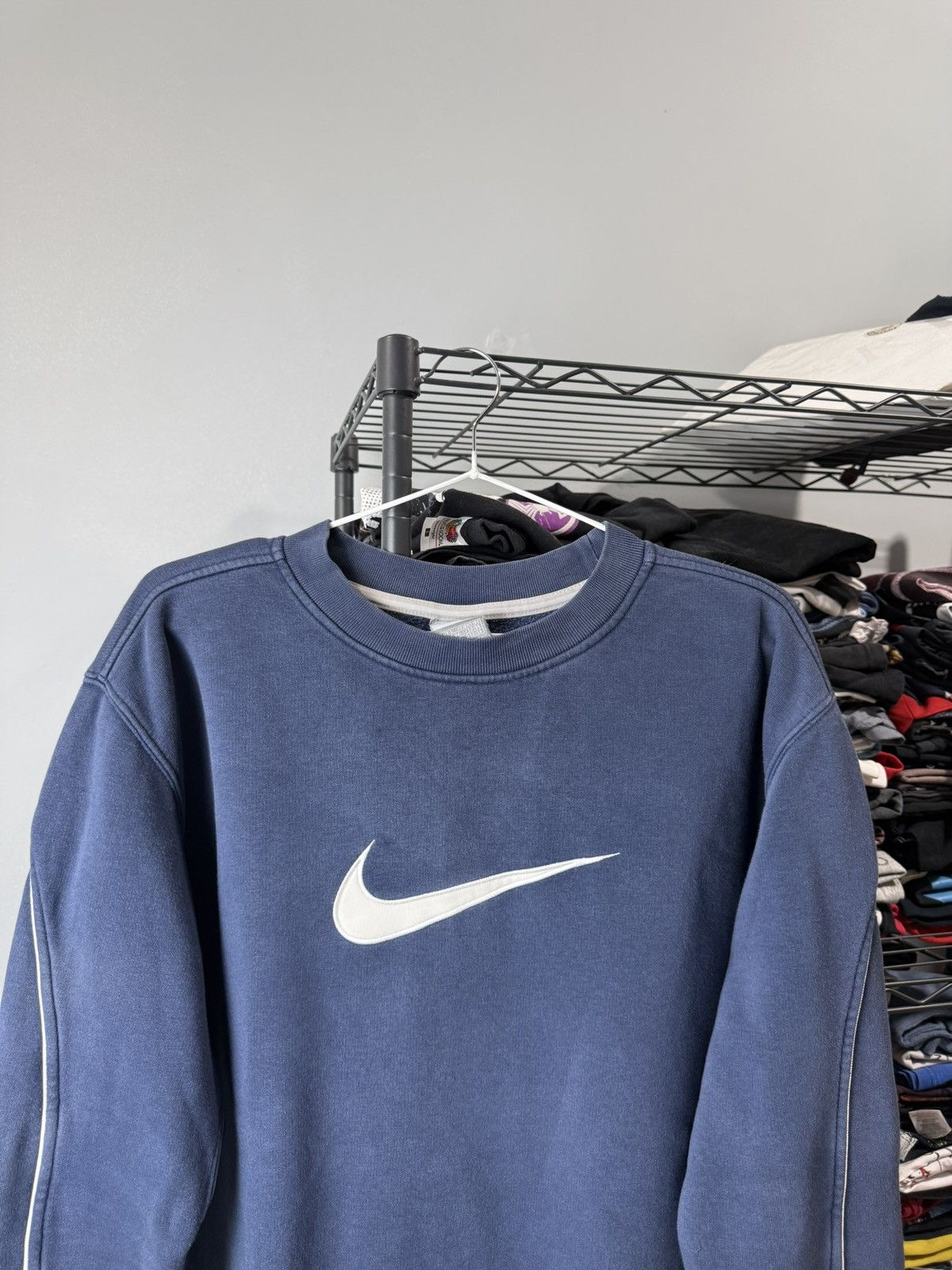 Nike Vintage 00’s Nike Sweatshirt Big Embroidered Logo Hype Size US L / EU 52-54 / 3 - 2 Thumbnail