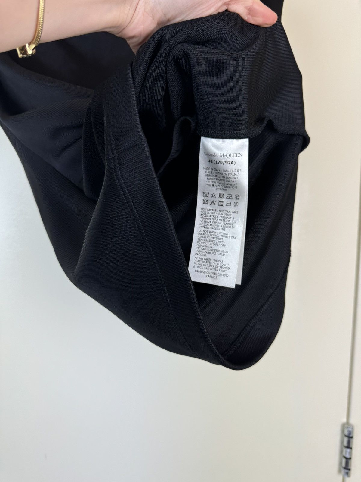 Alexander McQueen Alexander McQueen draped asymmetric sleeveless blouse top S Size S / US 4 / IT 40 - 13 Thumbnail
